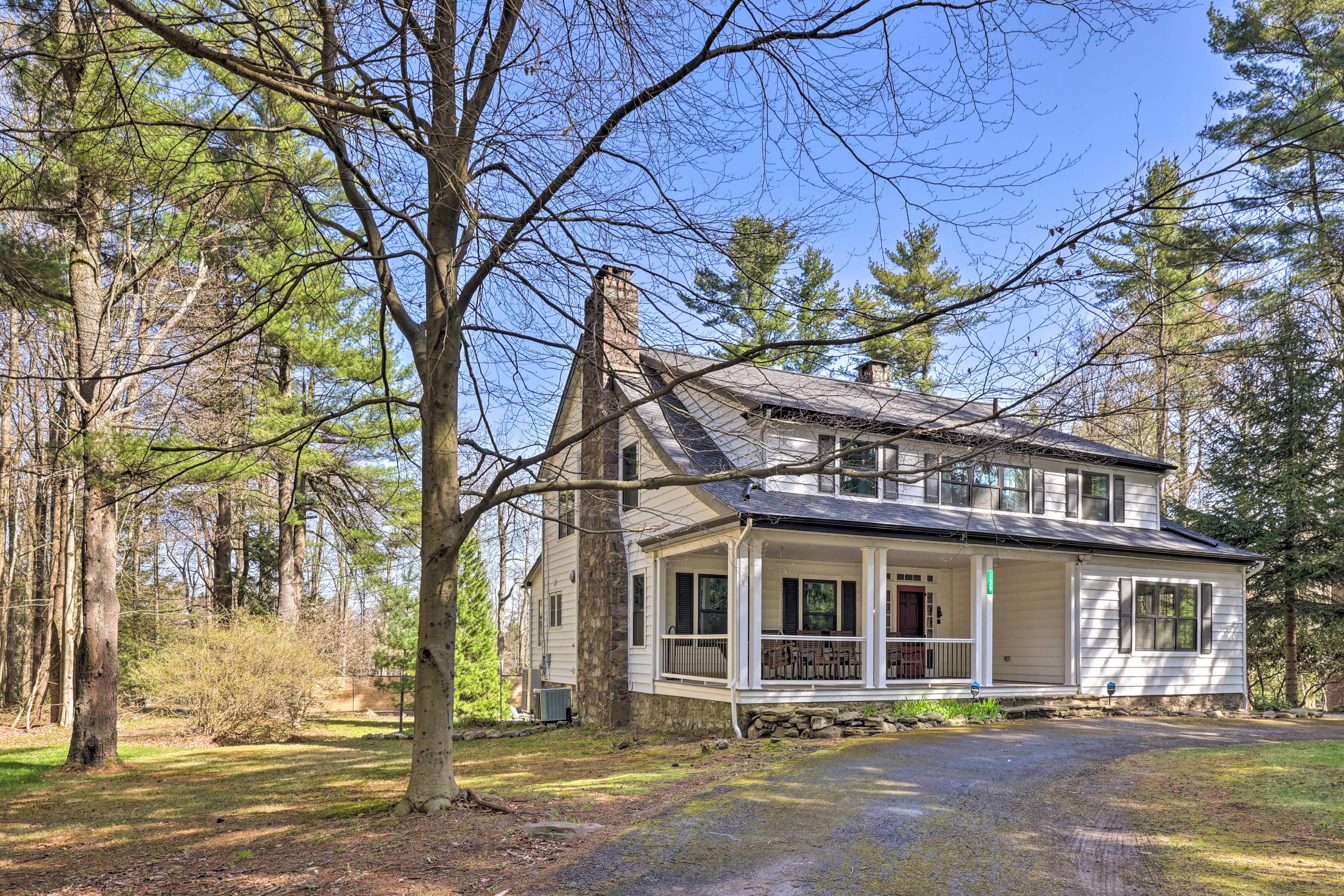 Pocono Pines Vacation Rental | 3BR | 2.5BA | 3,528 Sq Ft | Steps Required