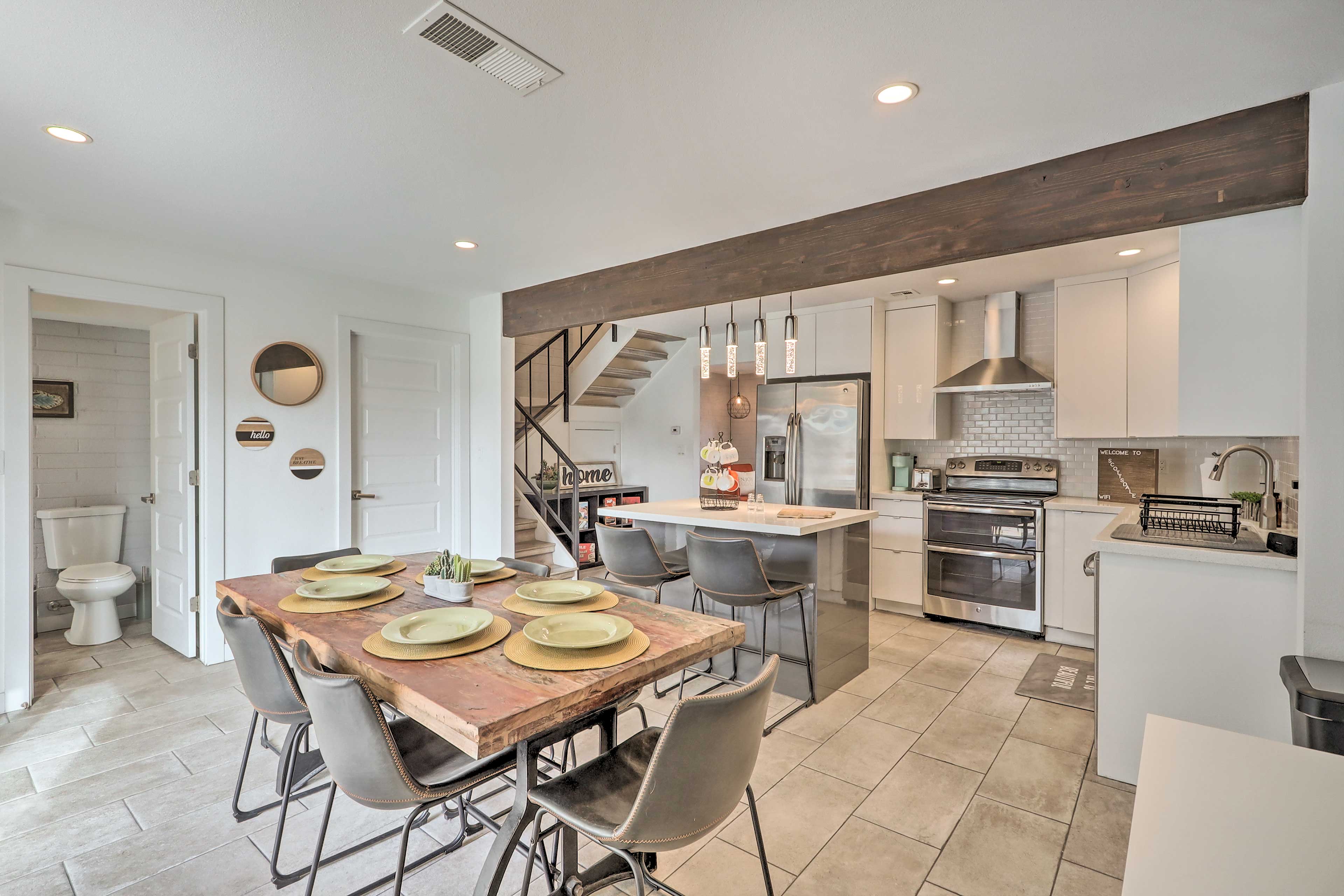 Dining Area | Dishware Provided