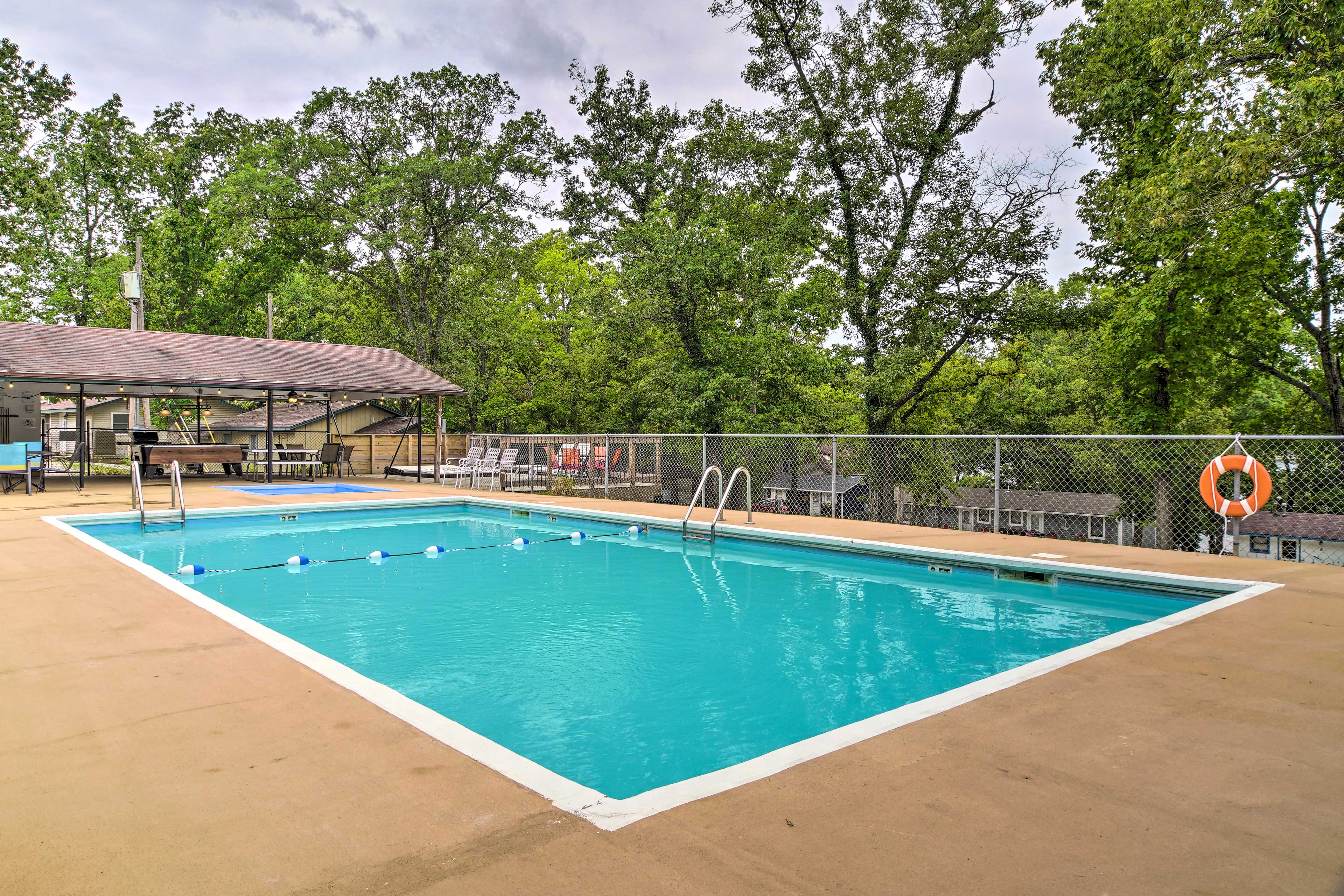 Community Amenities | Outdoor Pool