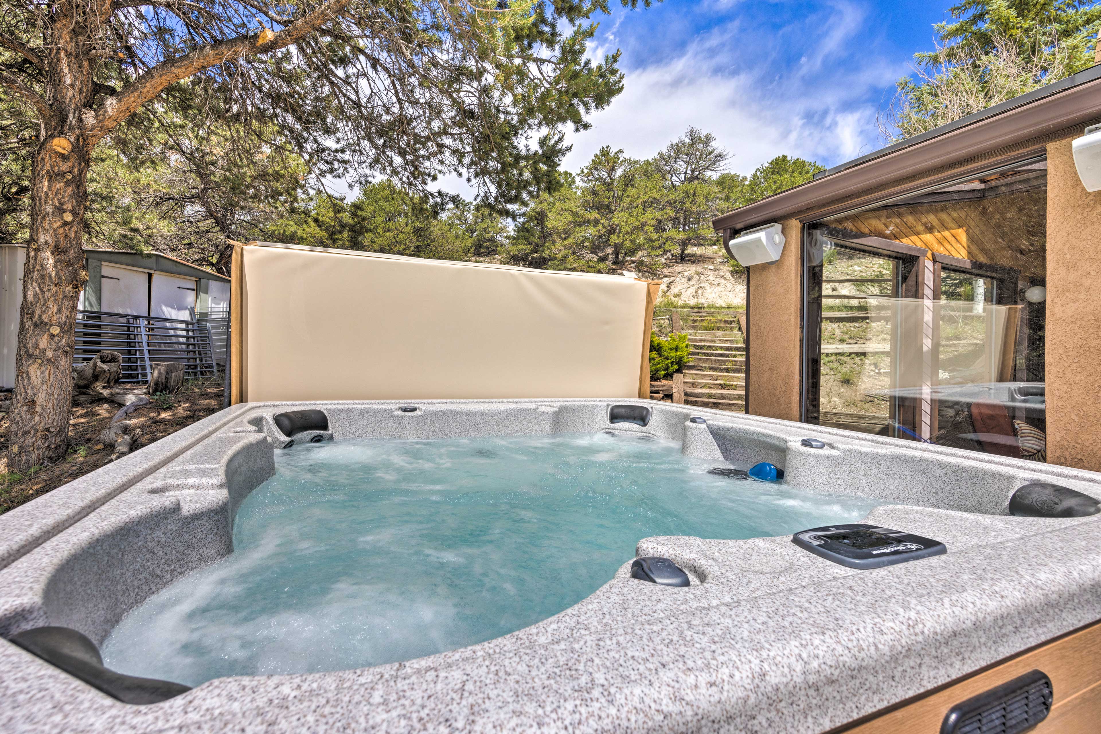 Deck | Outdoor Dining | Hot Tub