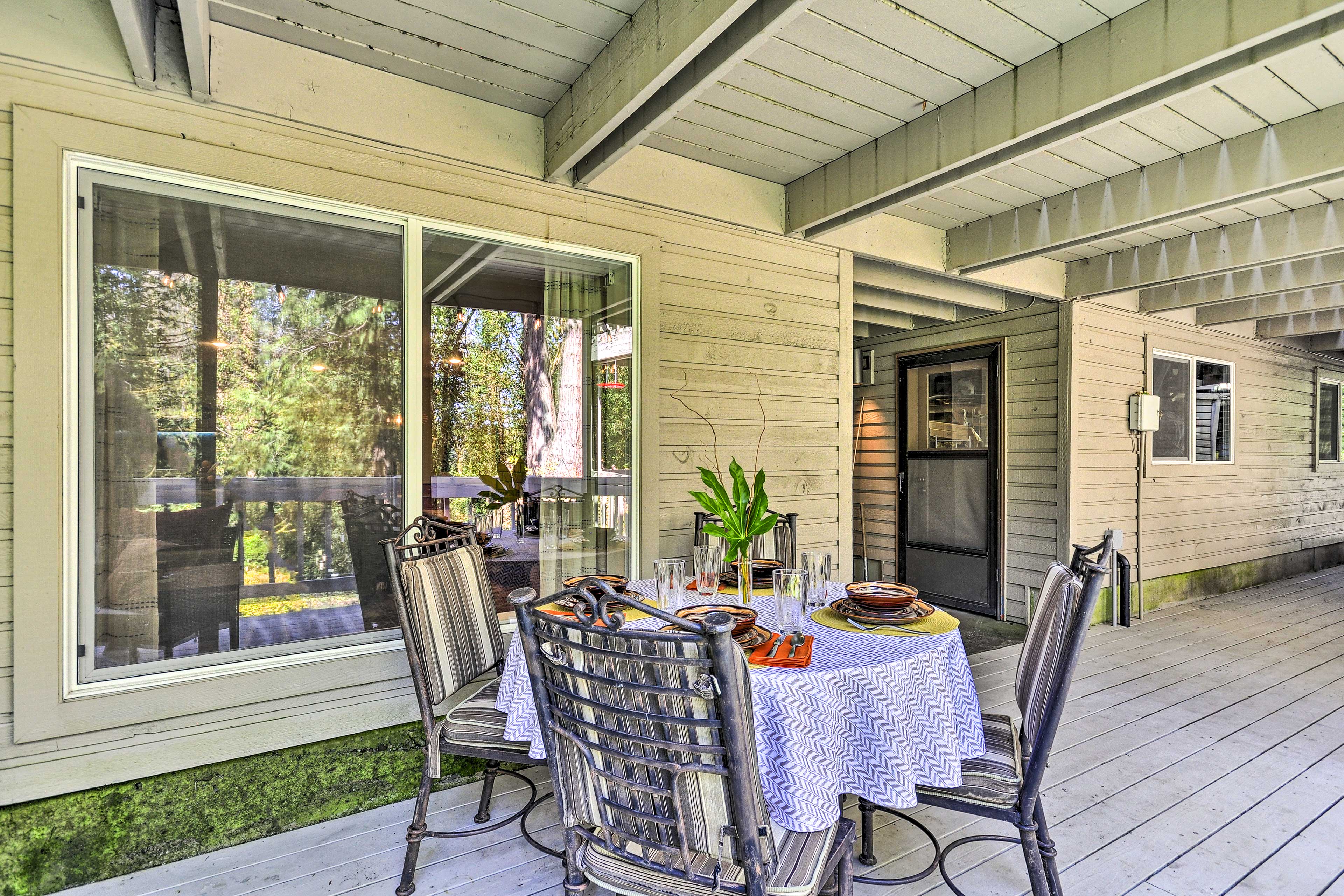 Outdoor Dining Area