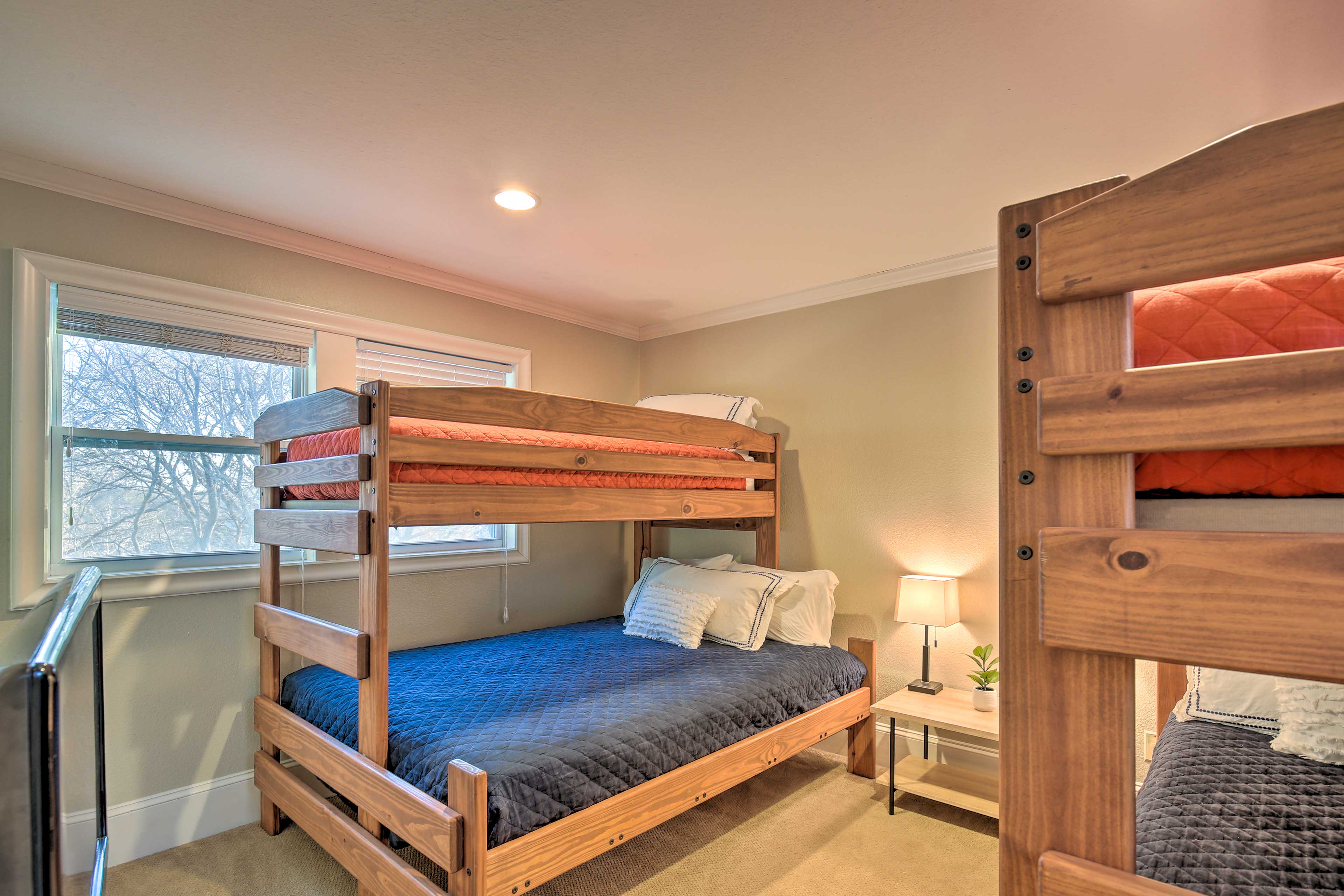 Bedroom 5 | Twin/Queen Bunk Bed | Twin Bunk Bed | 3rd Floor