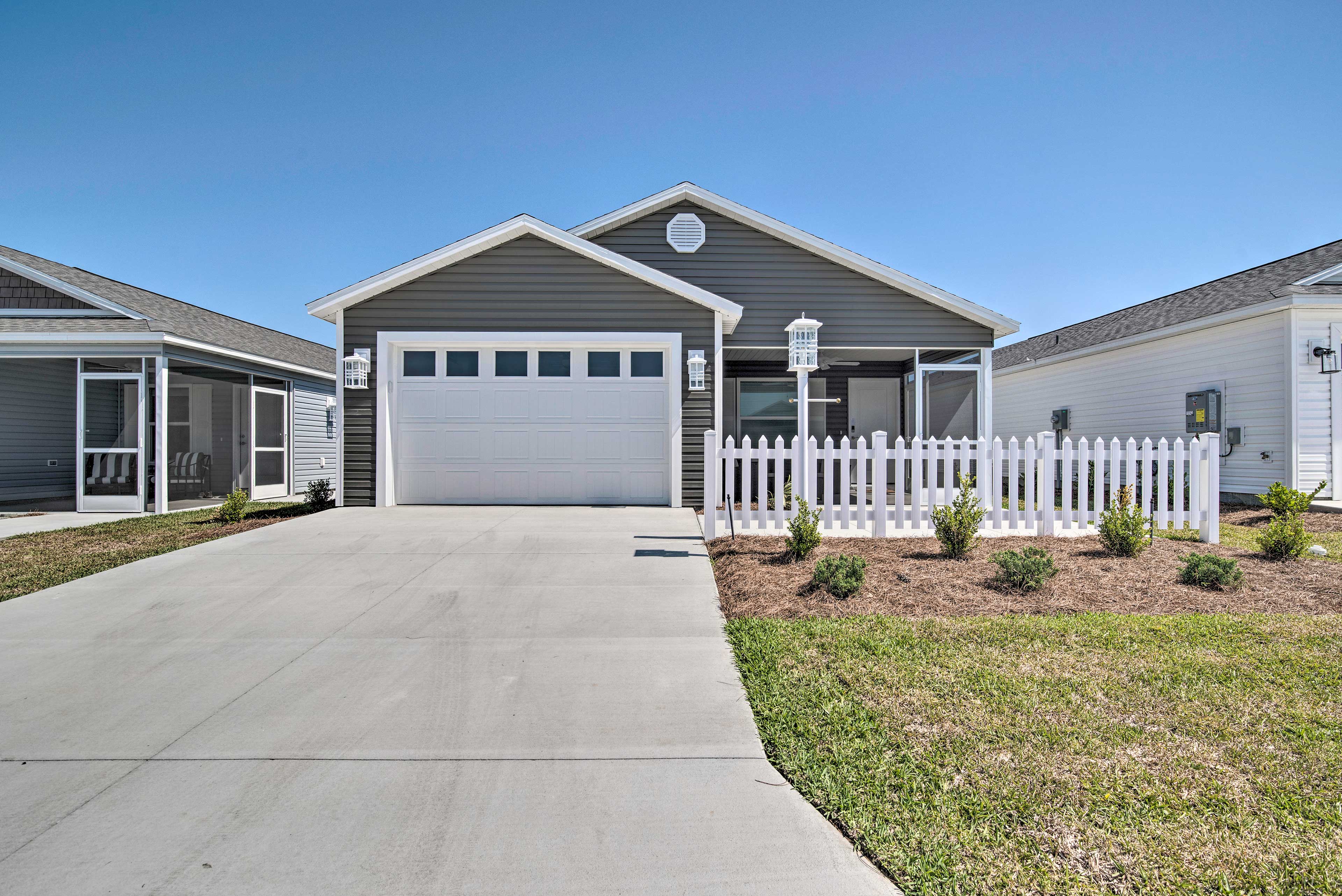 Parking | Driveway (1 Vehicle, 1 Golf Cart) | Garage (1 Vehicle, 1 Golf Cart)