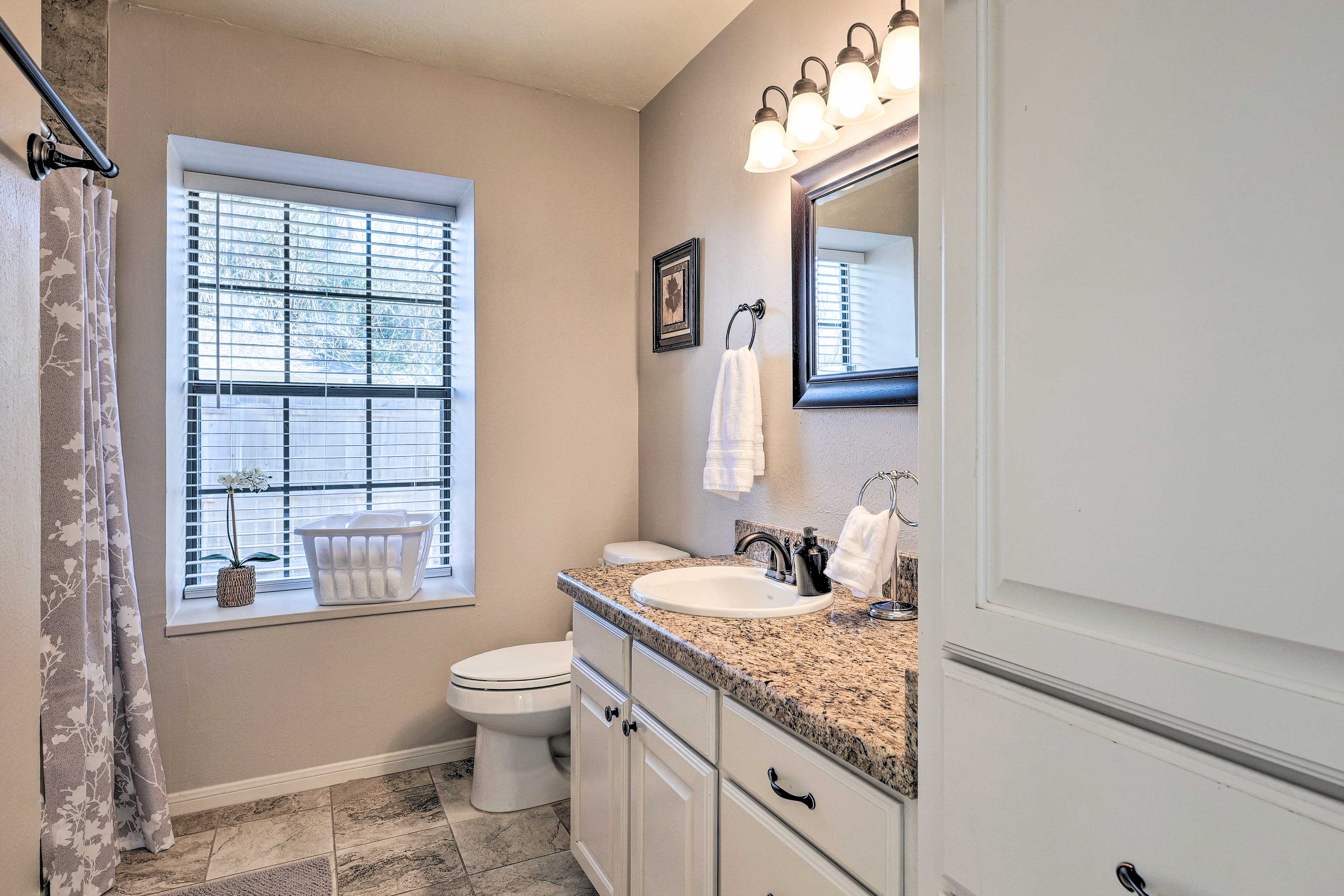 En-Suite Bathroom | Towels Provided