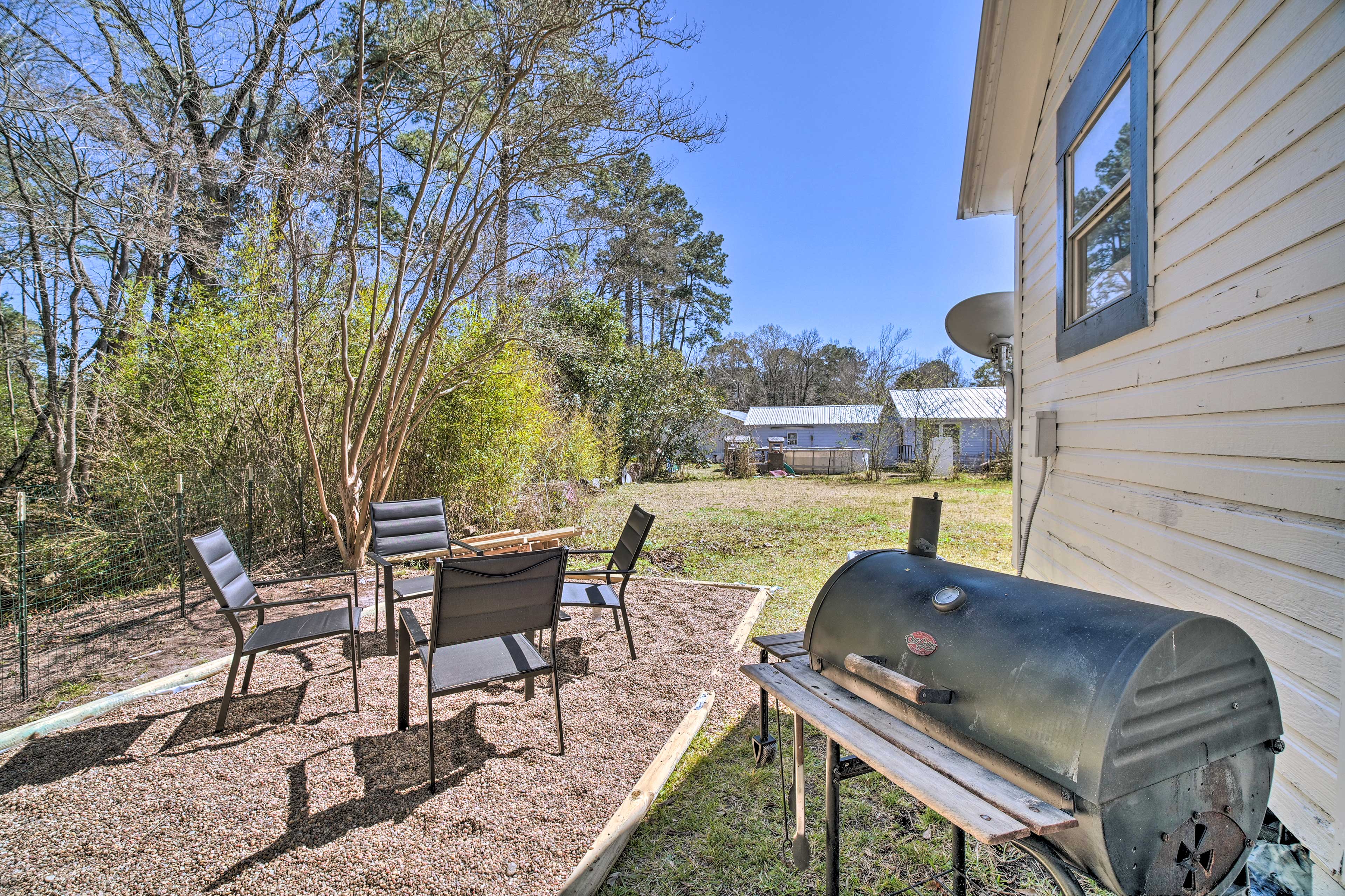 Patio & Fenced Yard