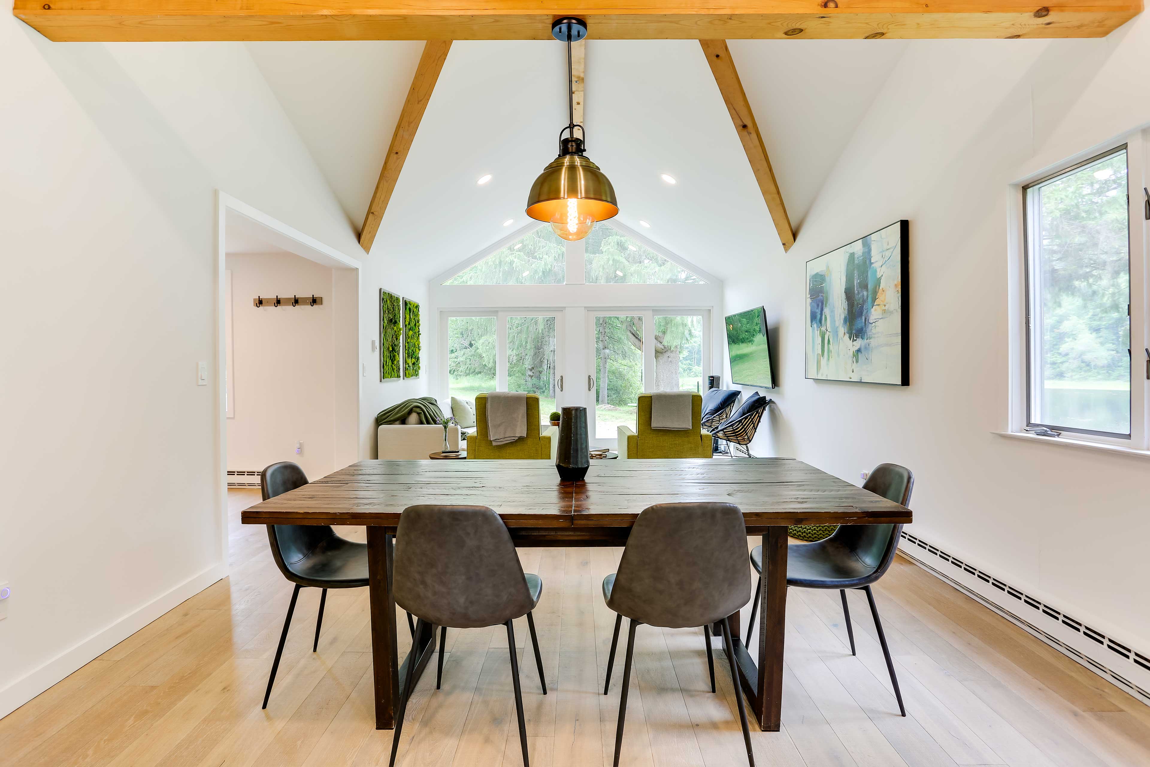 Dining Area | High Chair | Single-Story Cabin