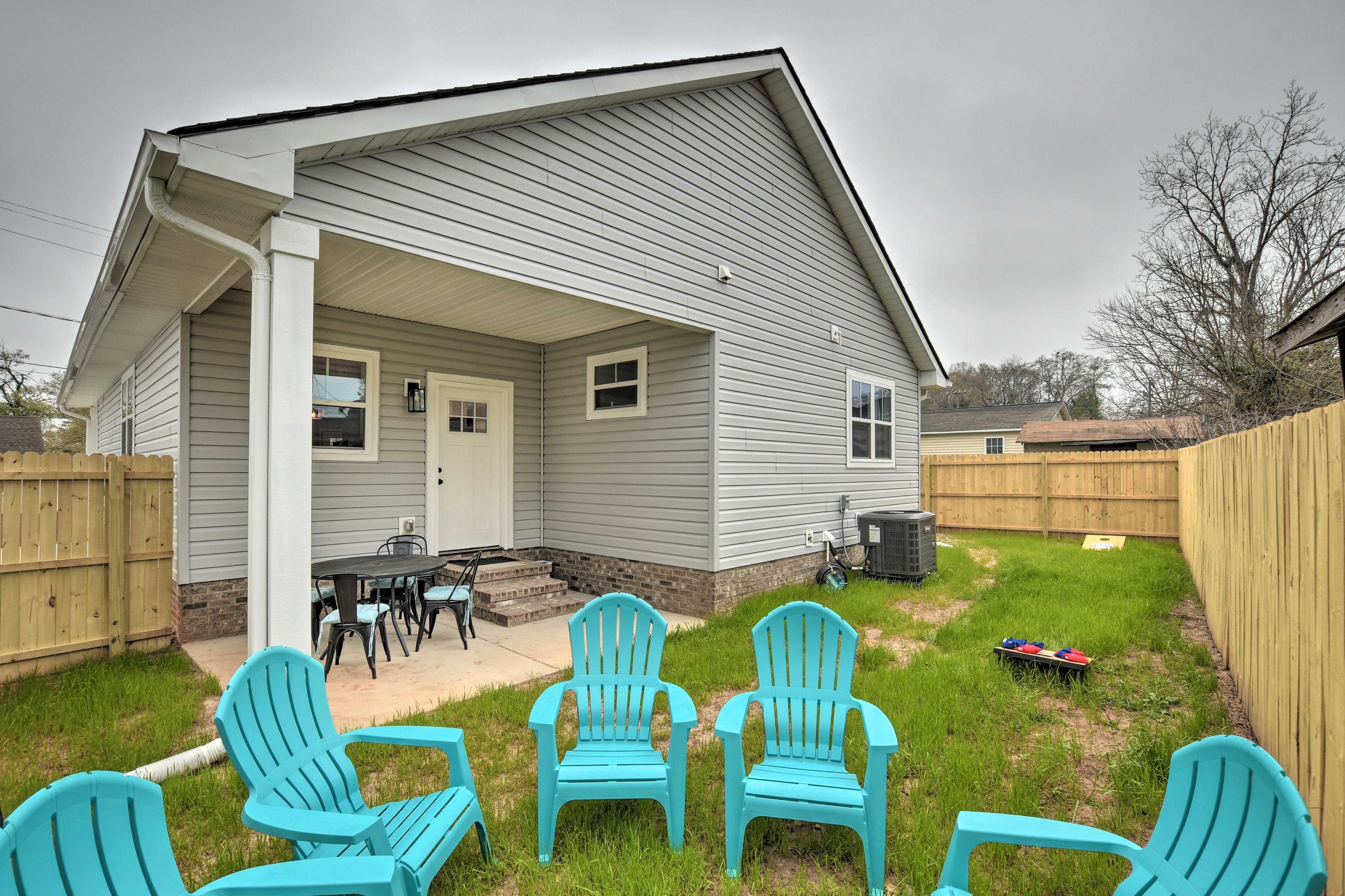 Backyard | Gas Grill | Cornhole