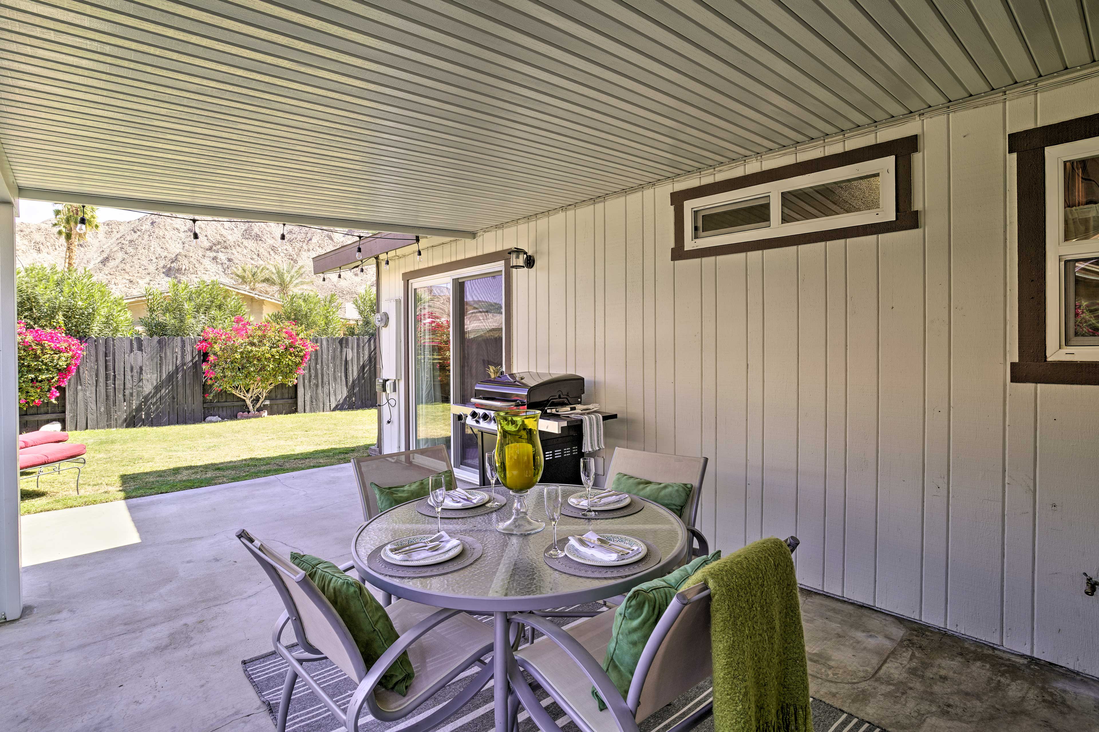 Patio | Outdoor Dining Area