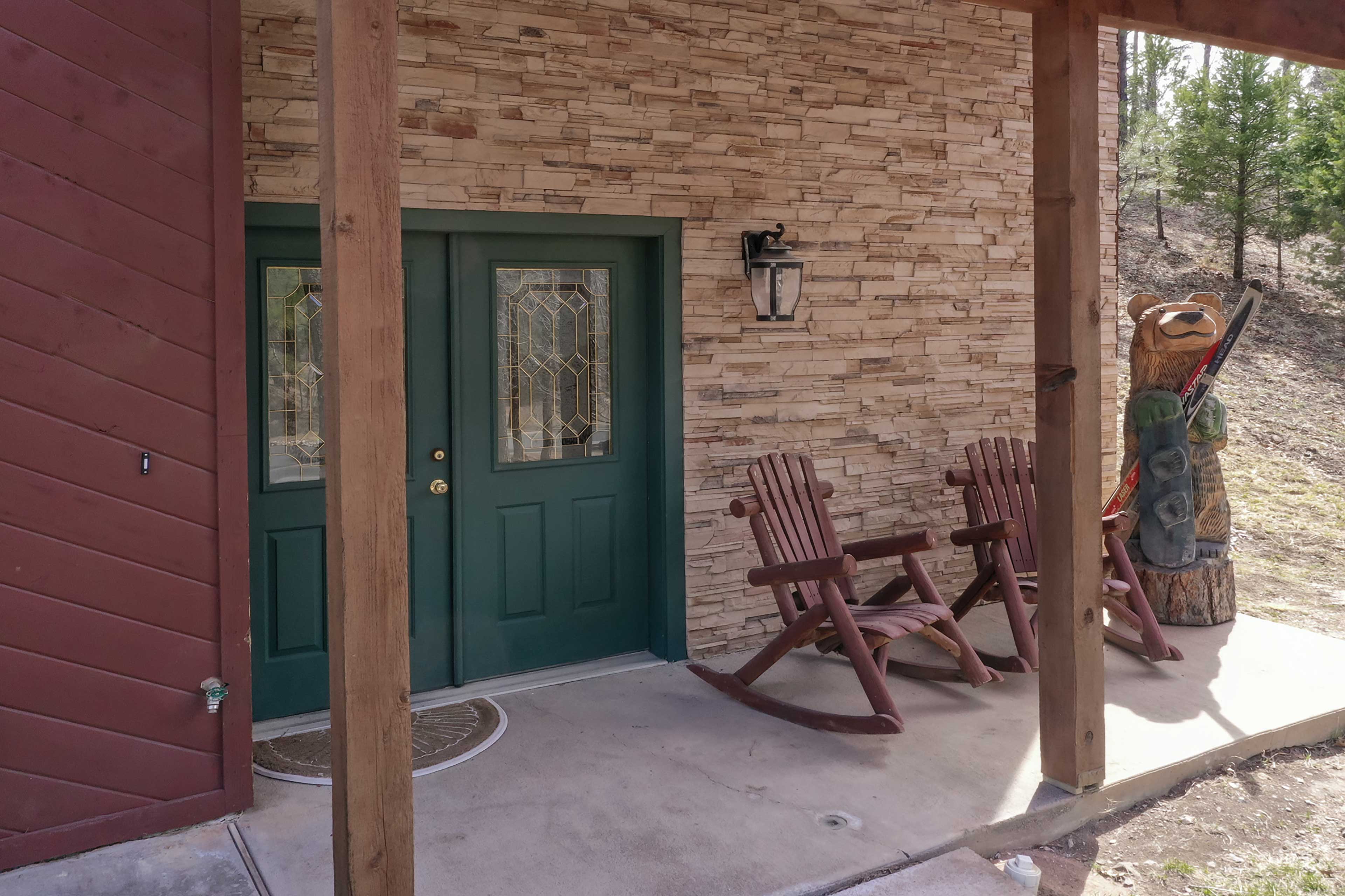 Cabin Exterior | Ring Doorbell Camera (Facing Out)