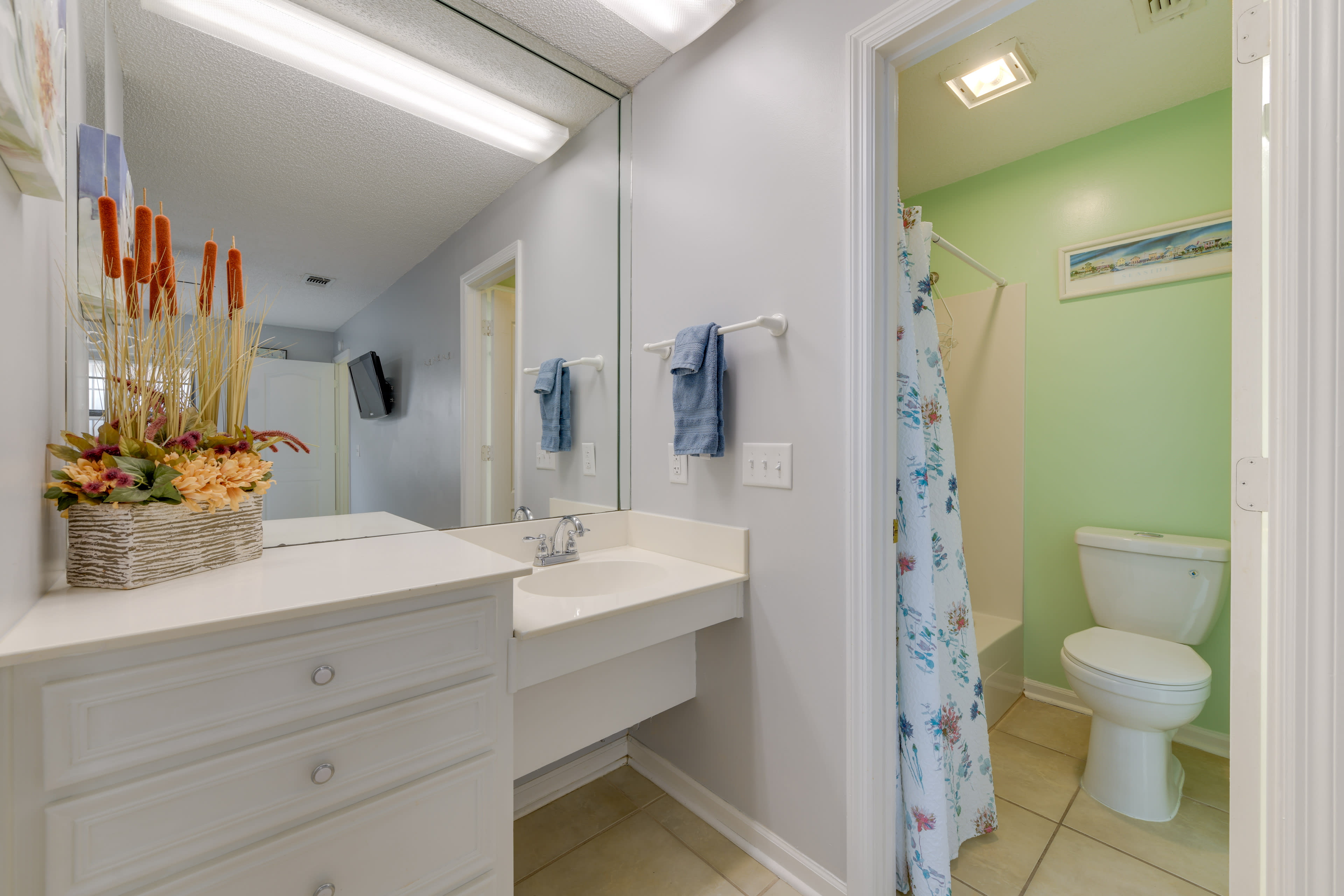 En-Suite Bathroom | Towels Provided | Complimentary Toiletries