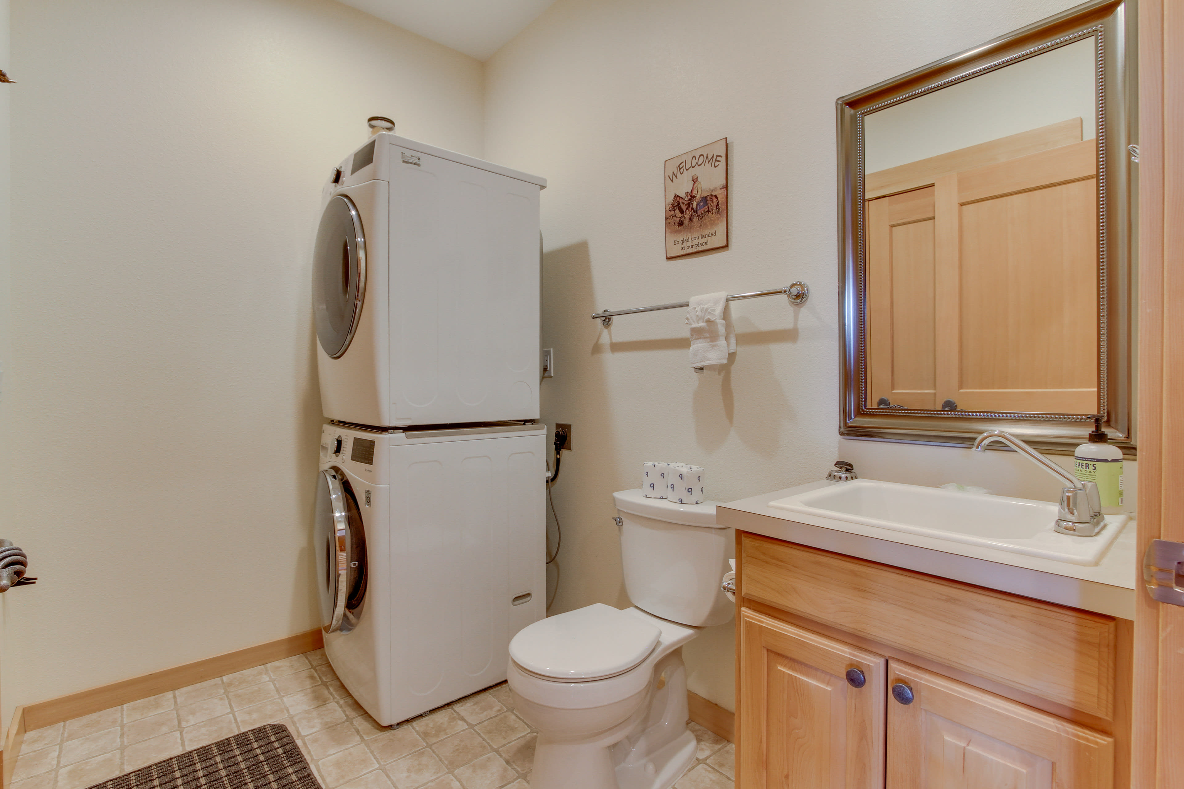 Half Bathroom w/ Washer/Dryer