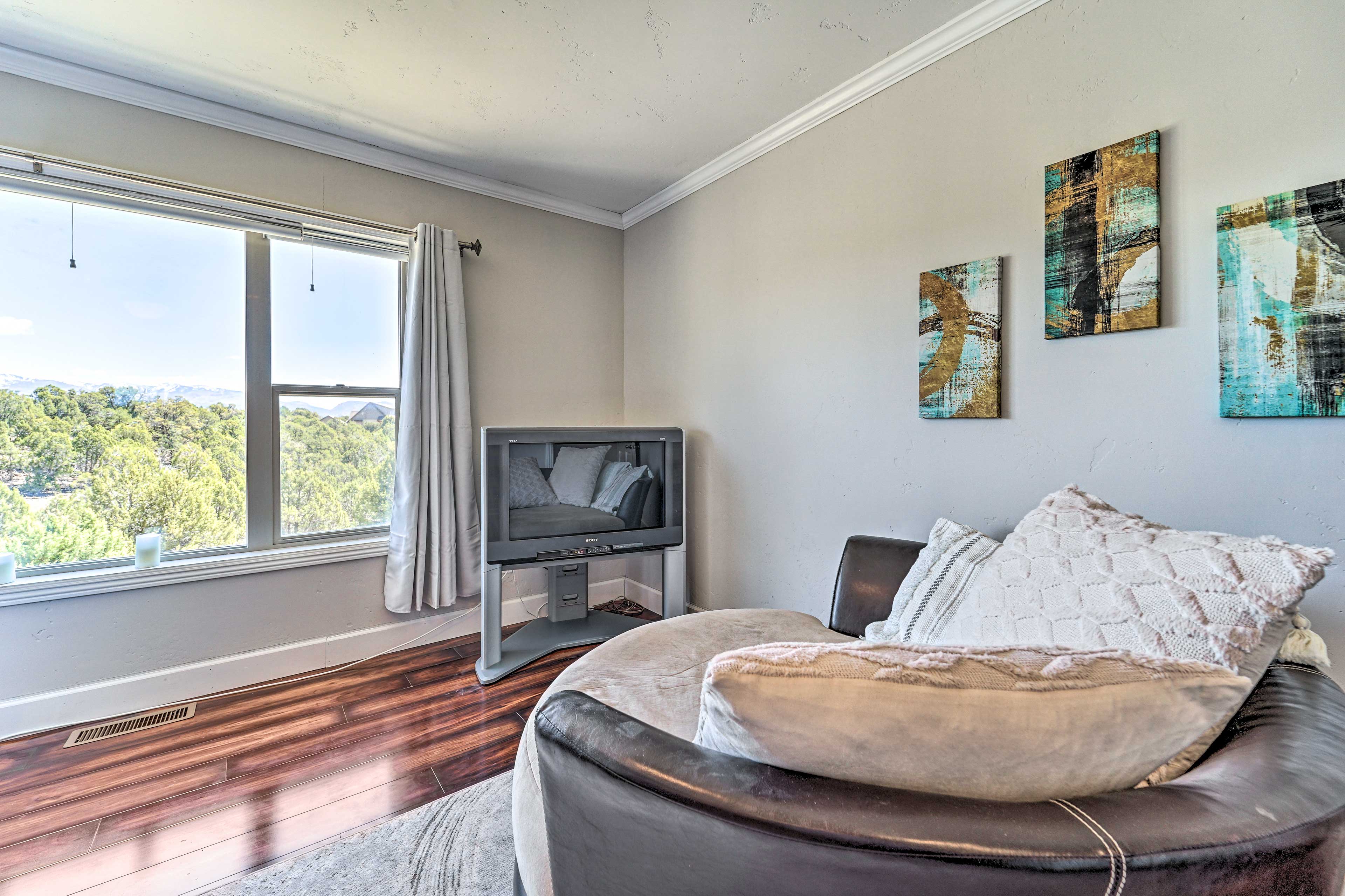 Bedroom 1 | Linens Provided | En-Suite Bathroom