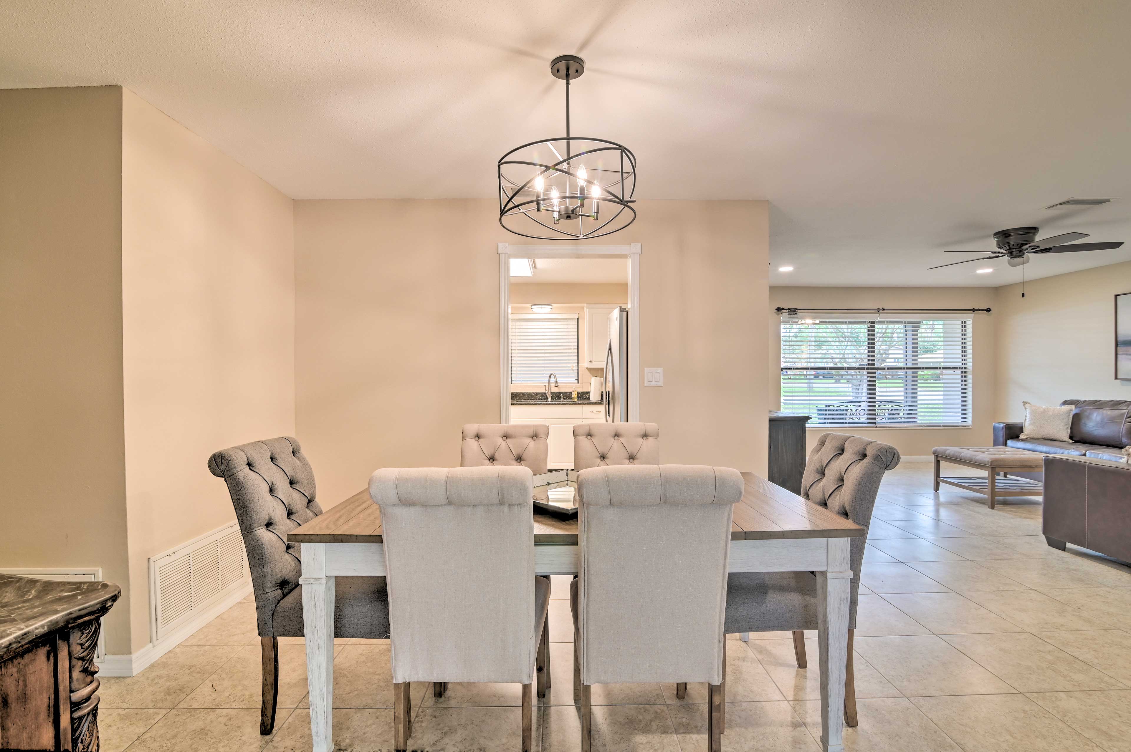 Dining Area | Dishware Provided