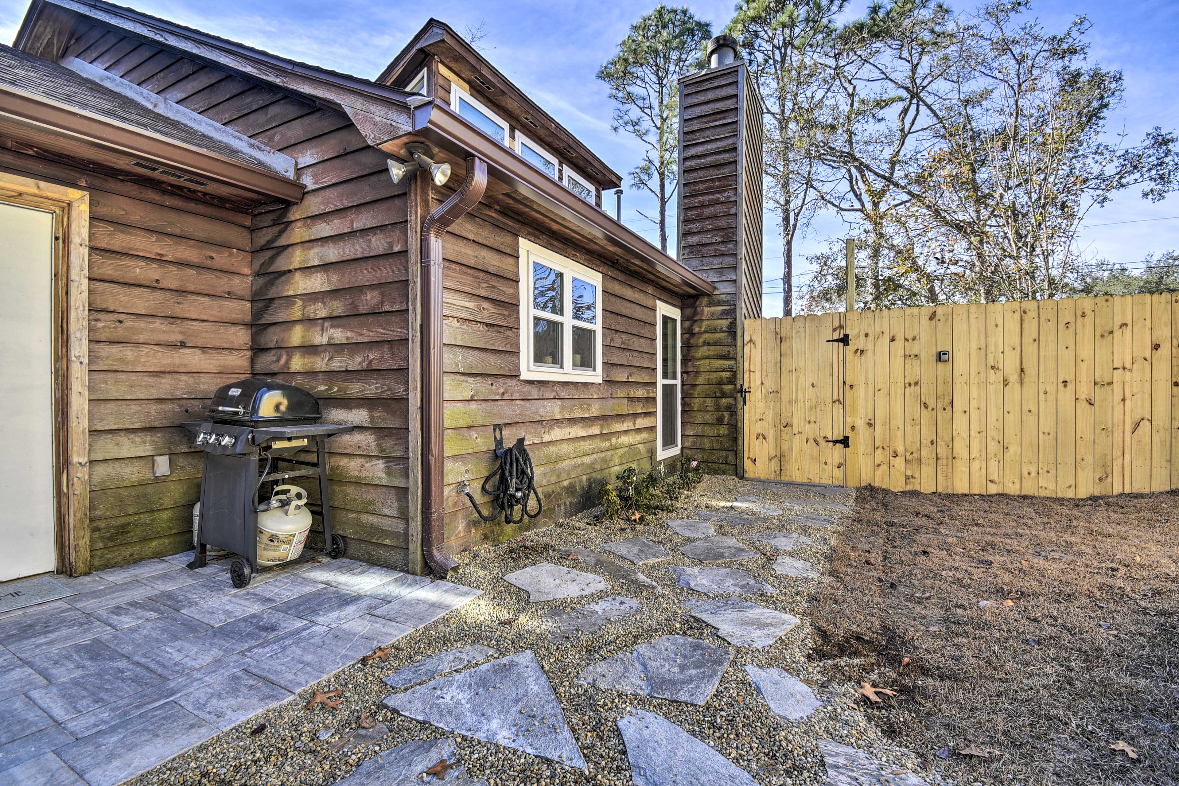 Private Yard | Gas Grill | Fire Pit