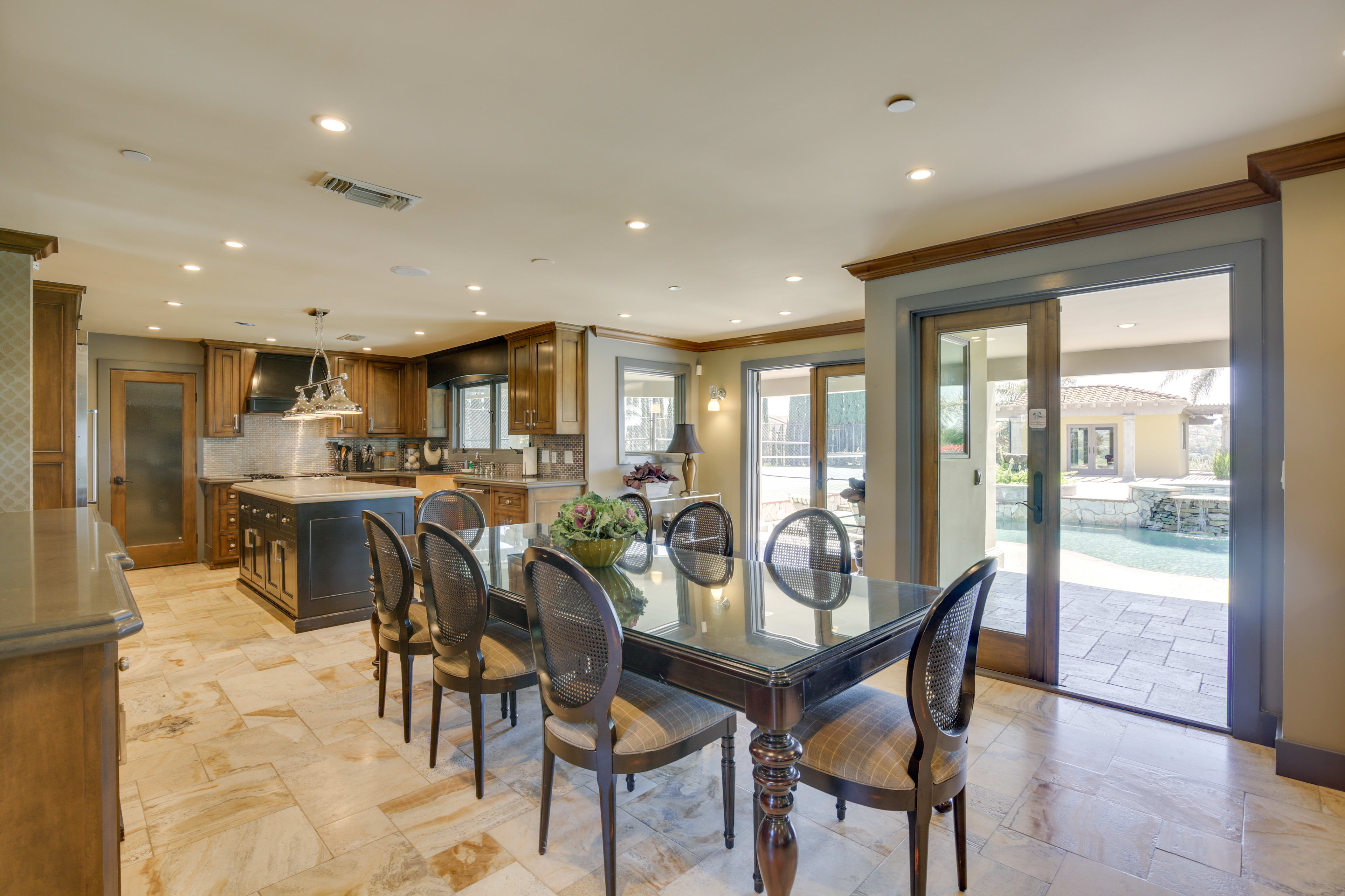 Dining Area | 8-Person Dining Table