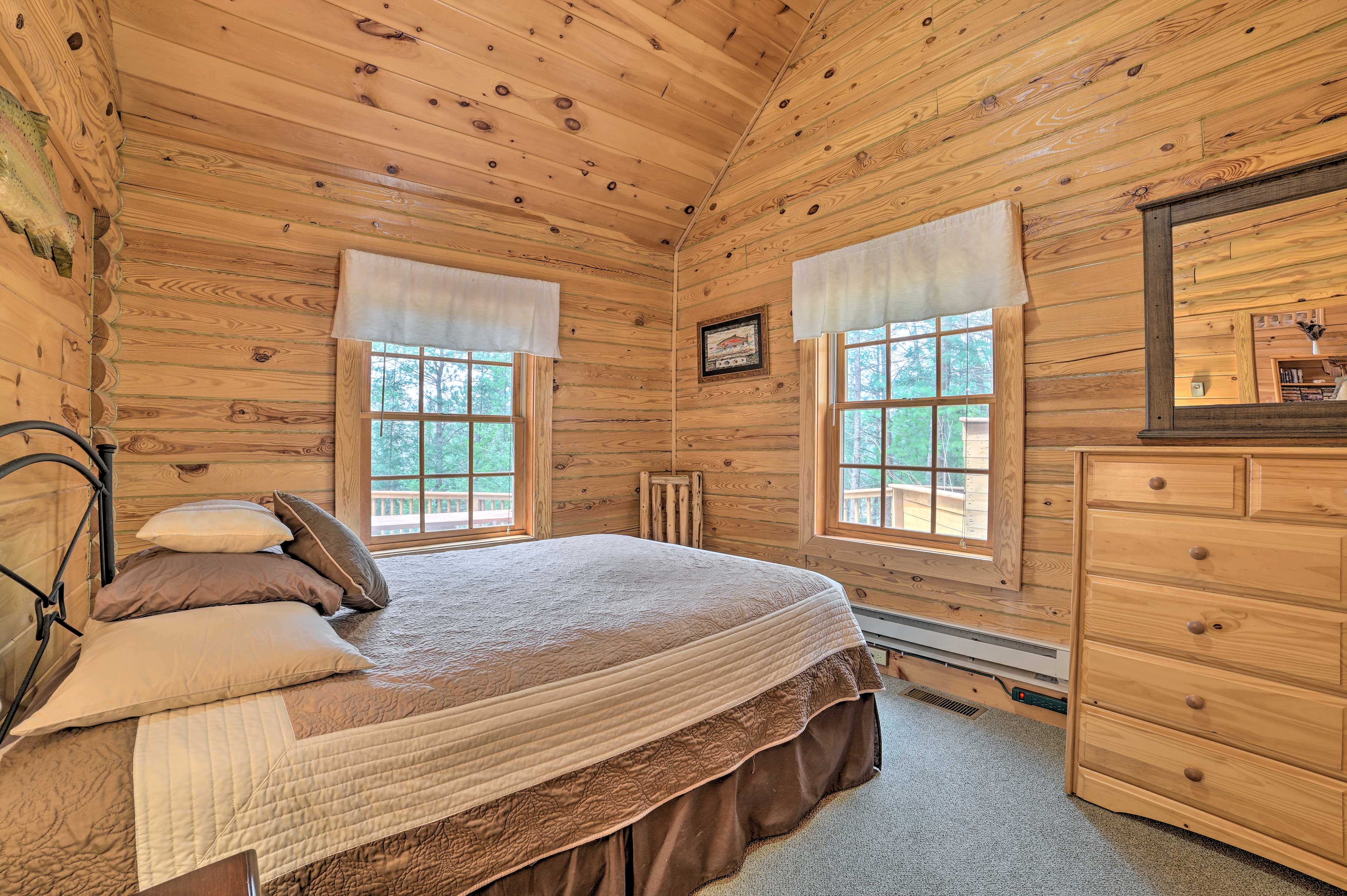 Bedroom 1 | Queen Bed | Linens Provided