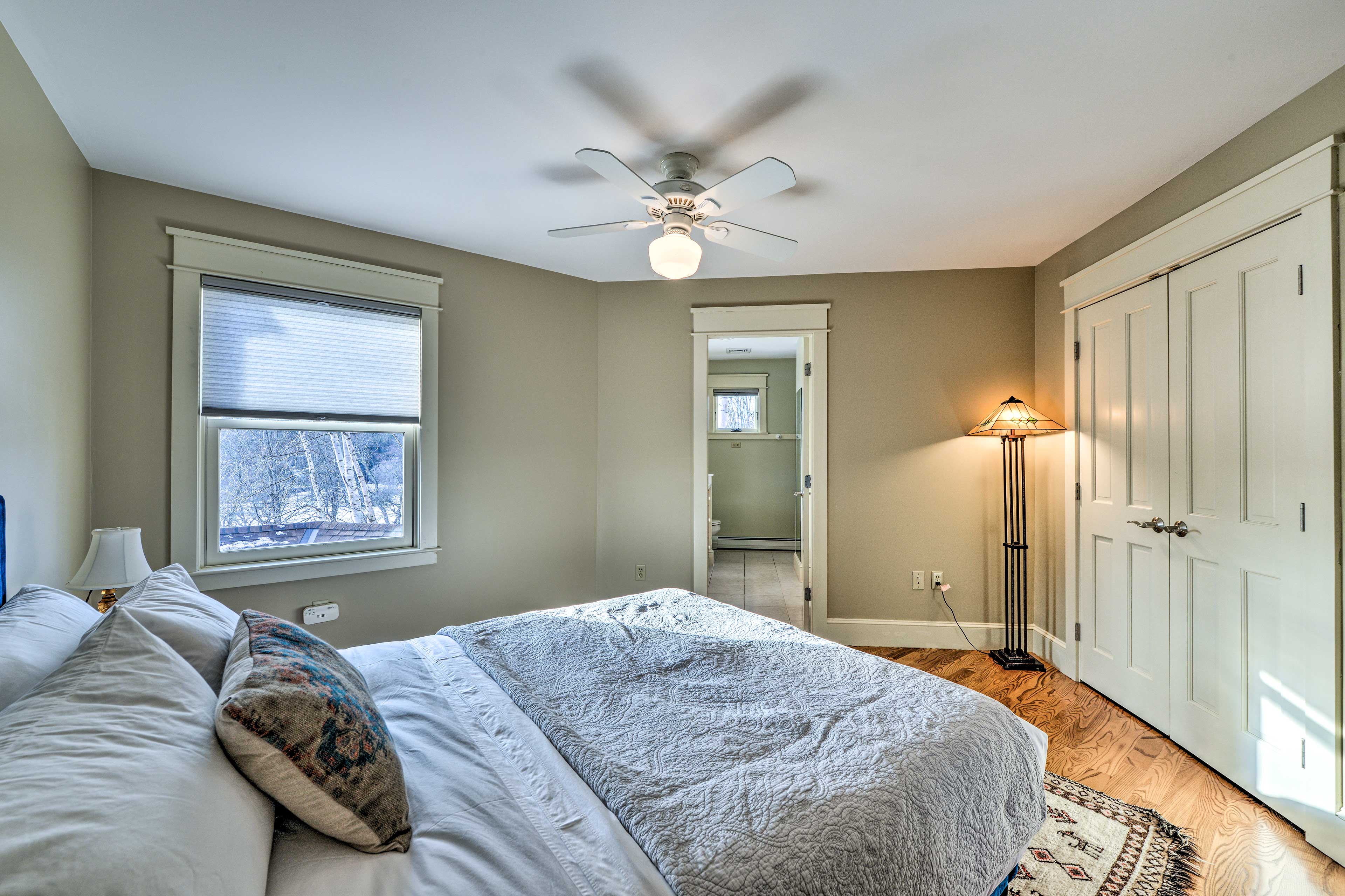 Bedroom 4 | 2nd Floor | Smart TV | Queen Bed | Walk-In Closet