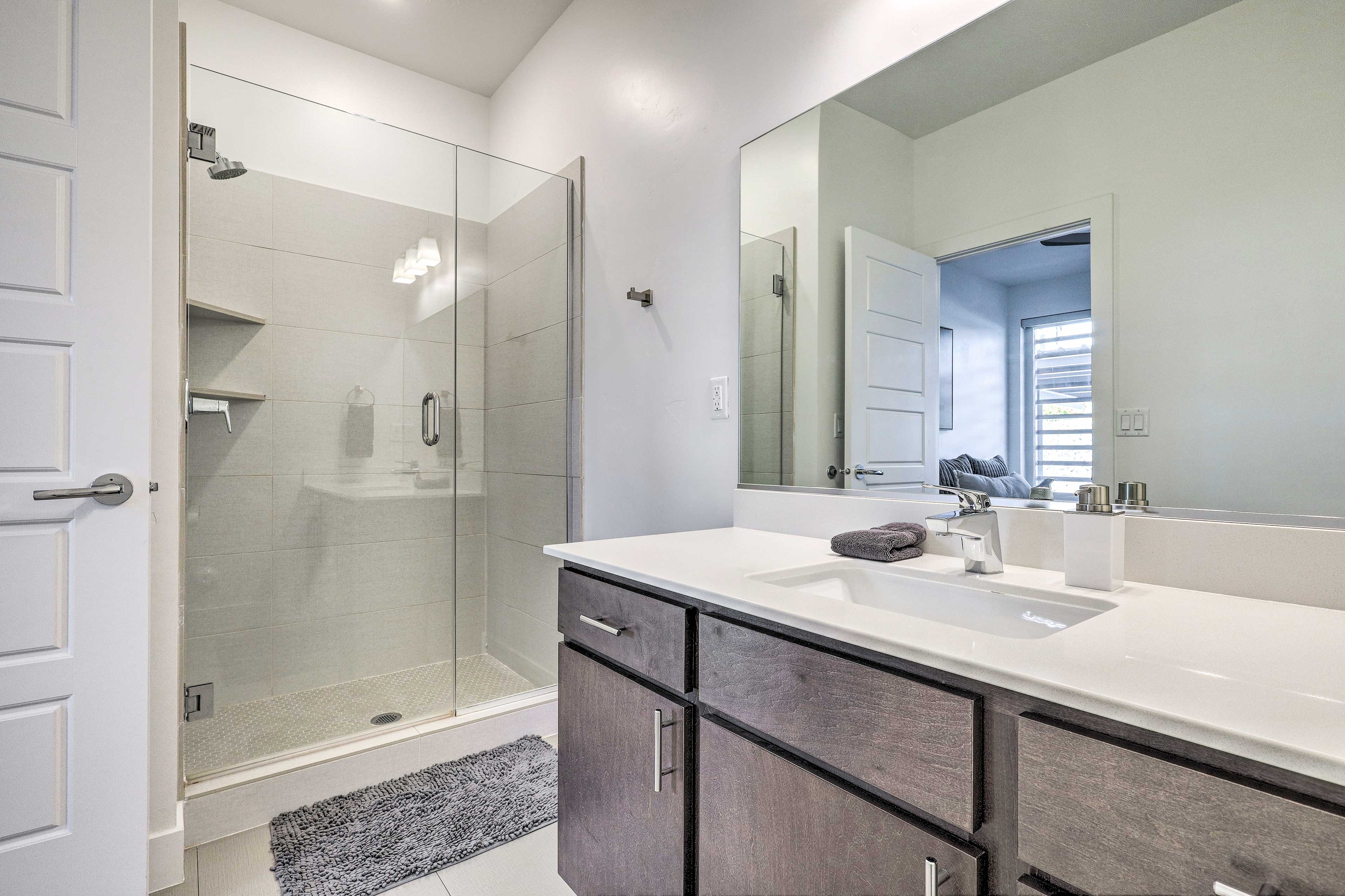 En-Suite Bathroom | Towels Provided