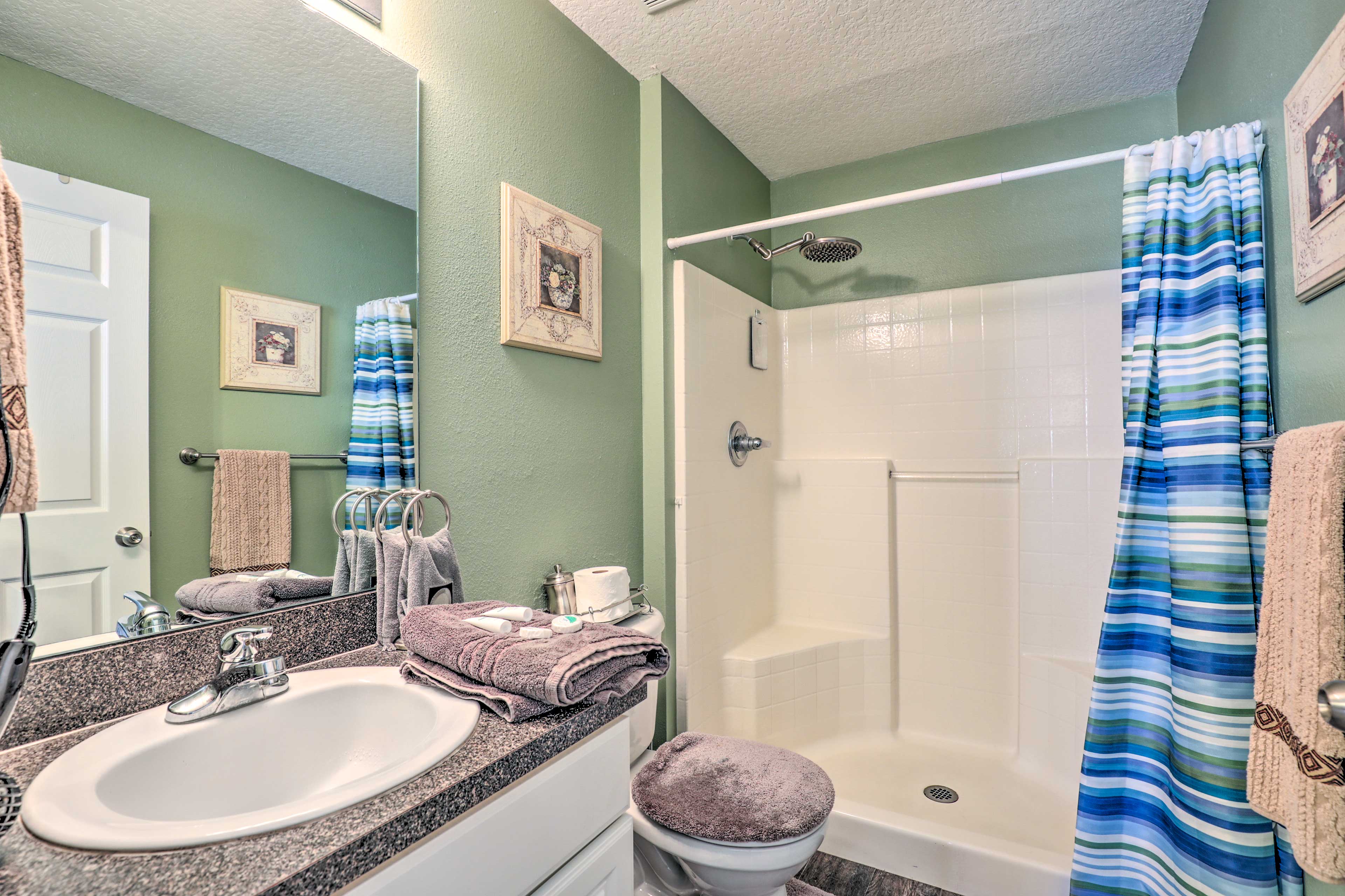 Full En-Suite Bathroom | Complimentary Toiletries