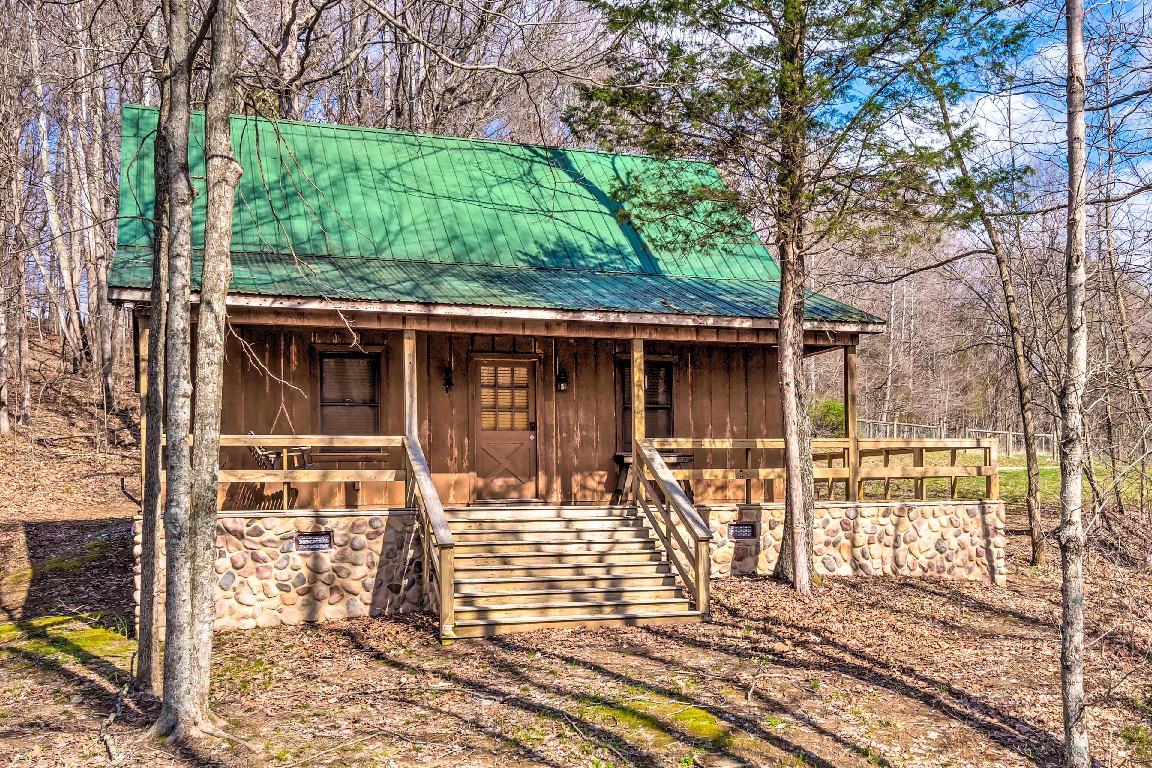 Lewisburg Vacation Rental | 2BR | 1BA | 1,000 Sq Ft | Stairs Required