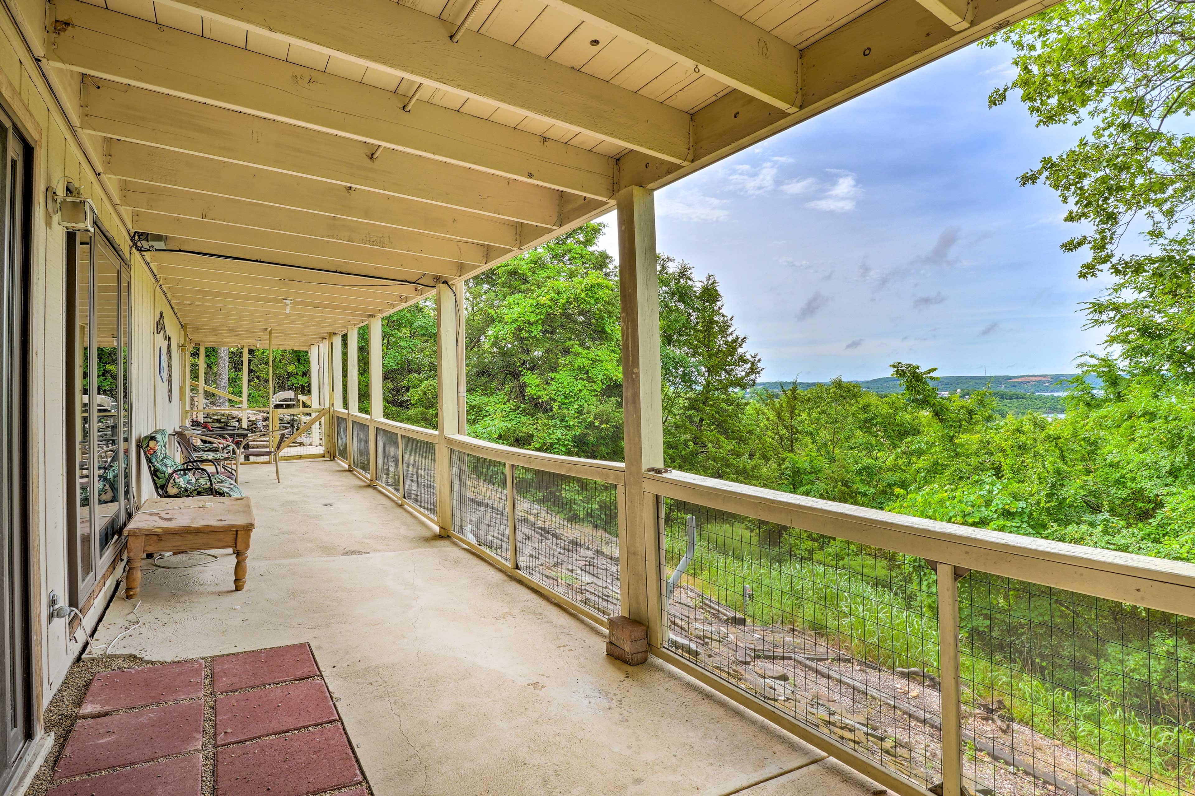 Patio | Outdoor Seating Areas