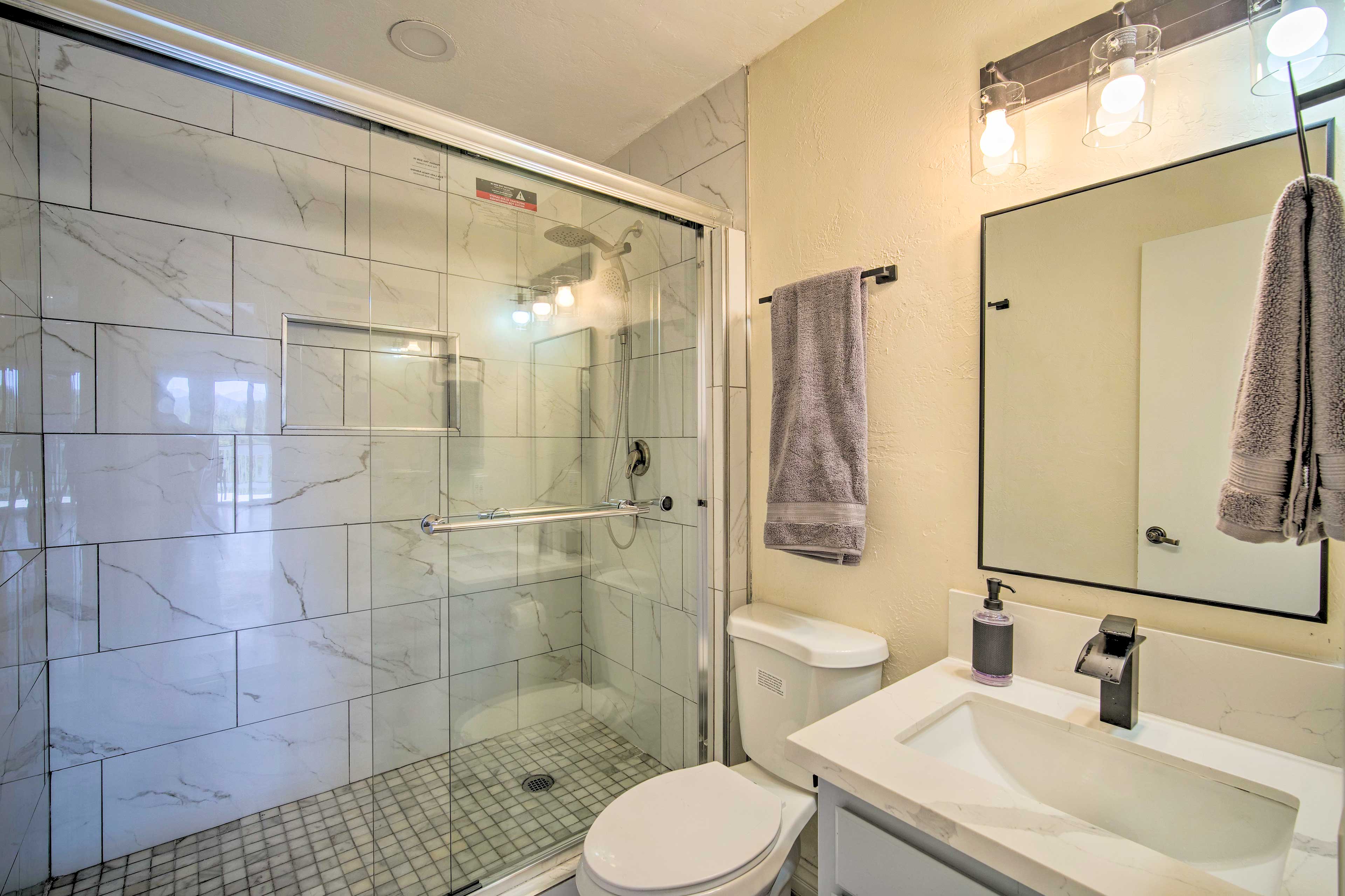 En-Suite Bathroom | 3rd Floor | Towels Provided