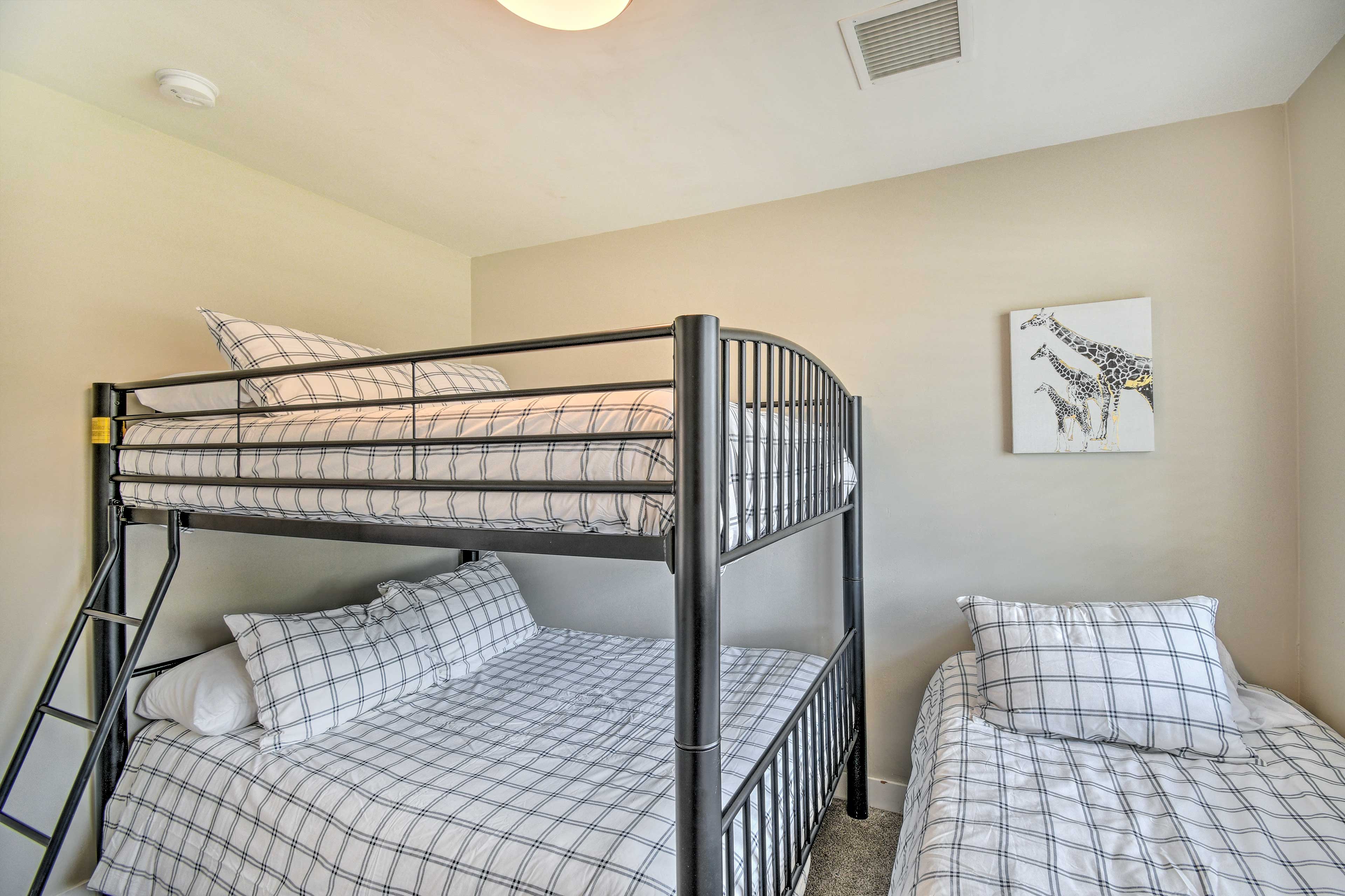 Bedroom 3 | Full Bunk Bed, Twin Bed