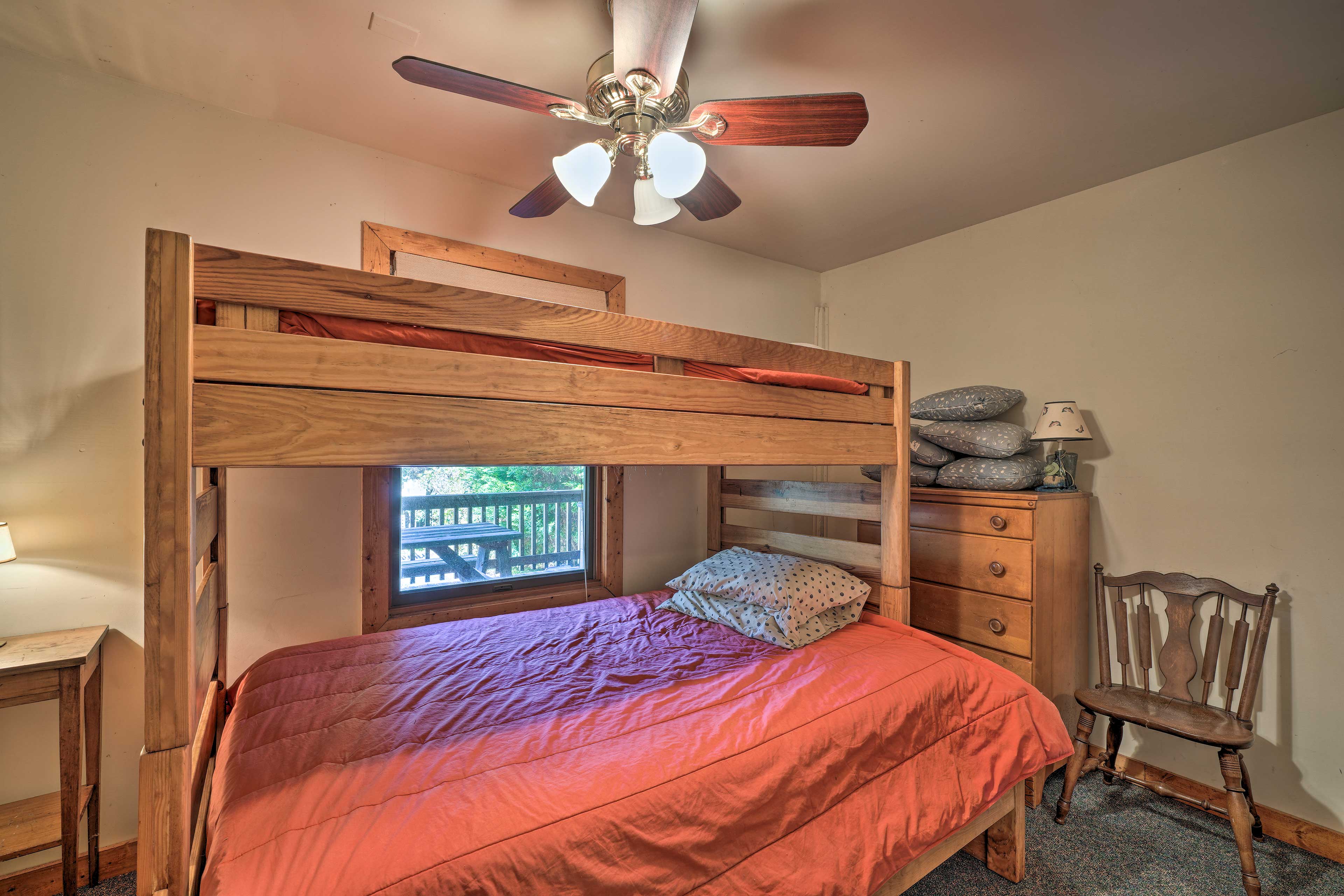 Bedroom 4 | Twin/Full Bunk Bed | 1st Floor