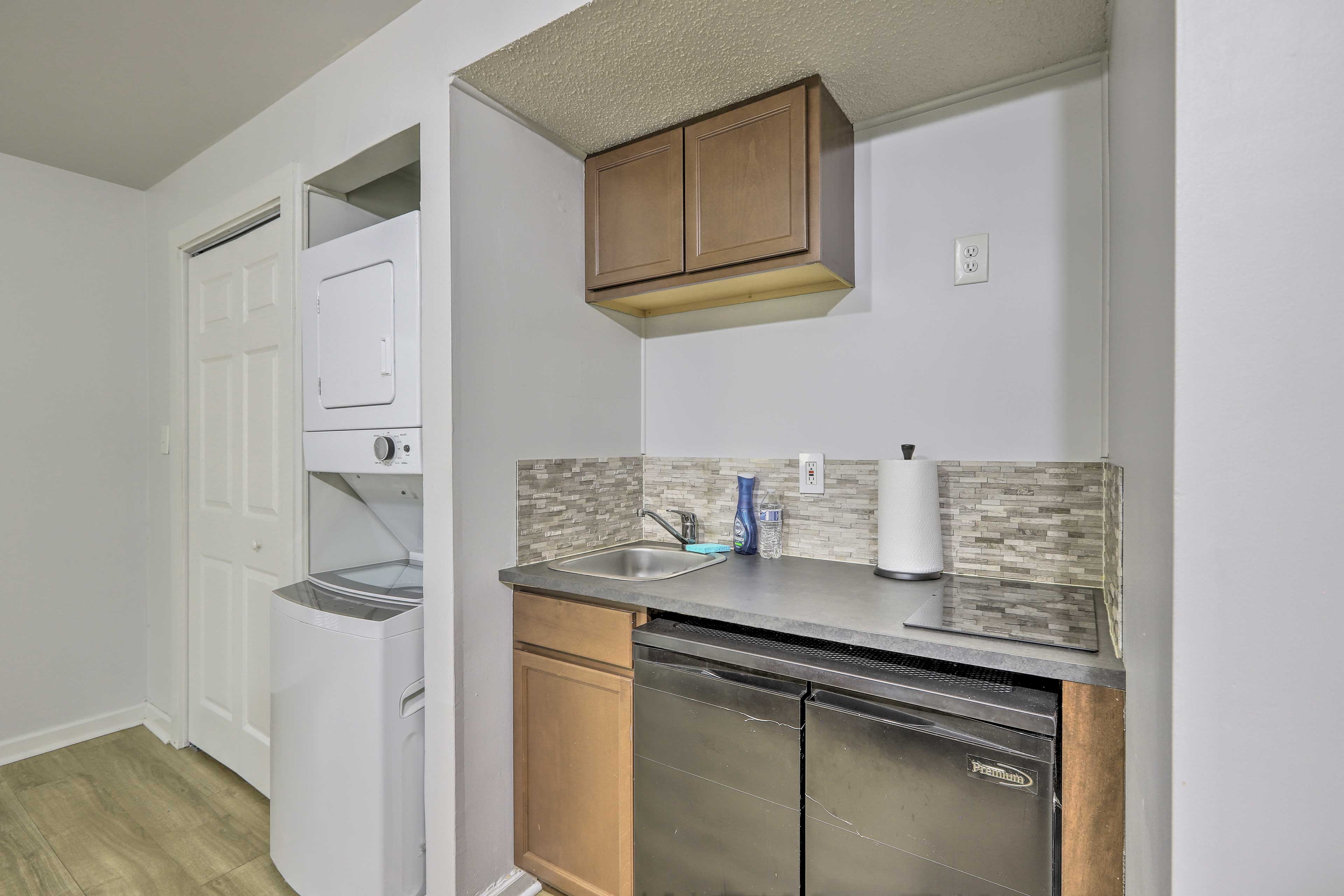 Kitchenette | Fully Equipped | Cooking Basics | Washer/Dryer