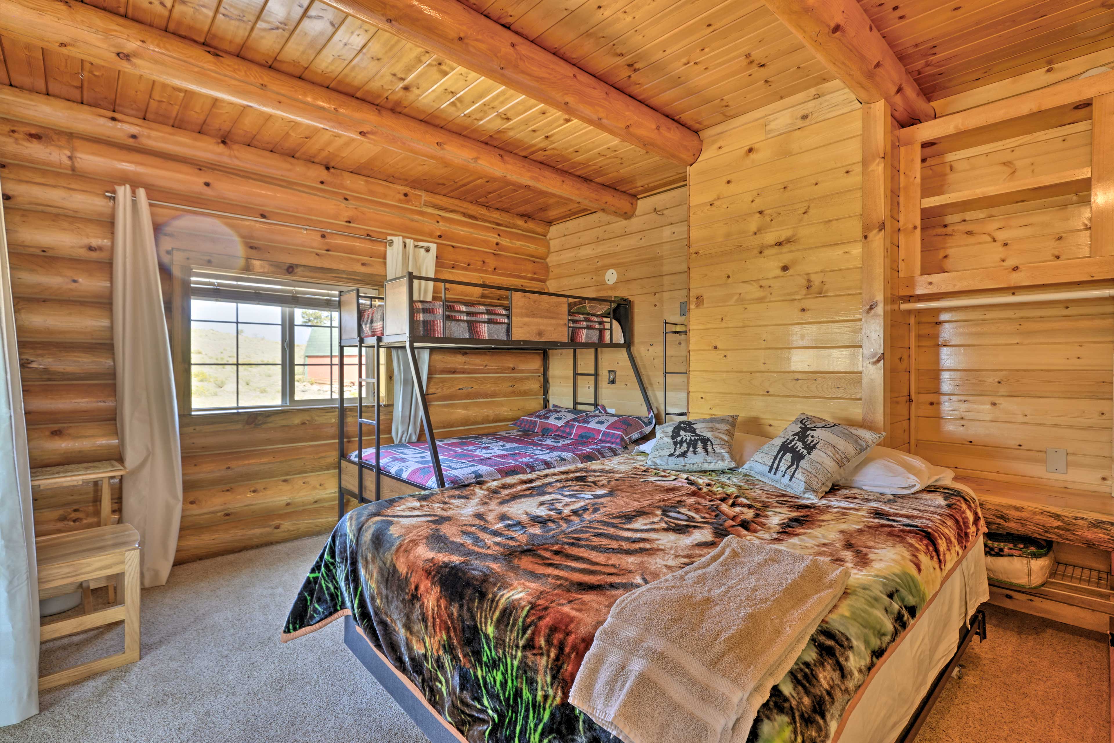 Bedroom | Main Level | Queen Bed | Twin/Full Bunk Bed