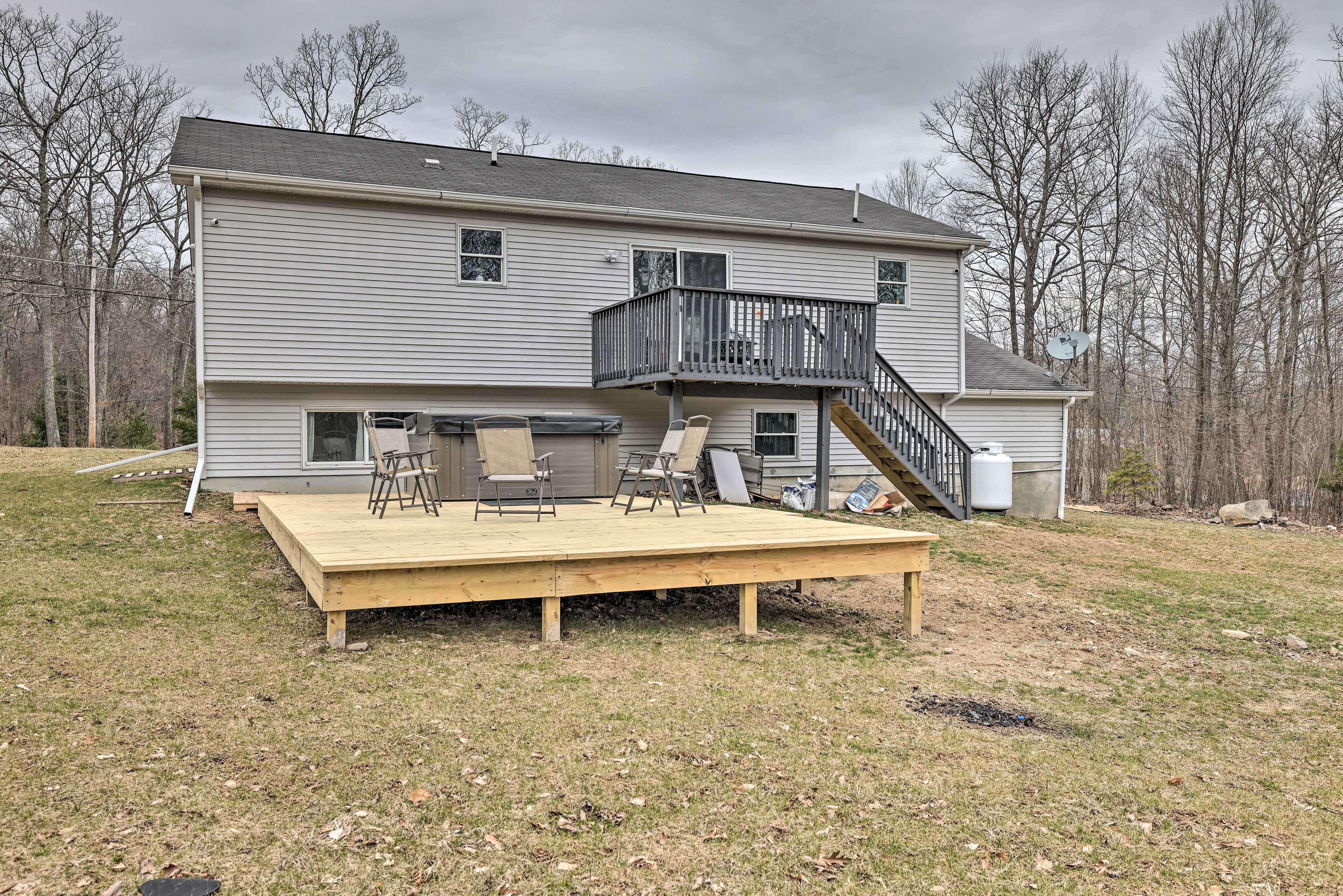 Furnished Deck | 4 Exterior Security Cameras (Facing Out)