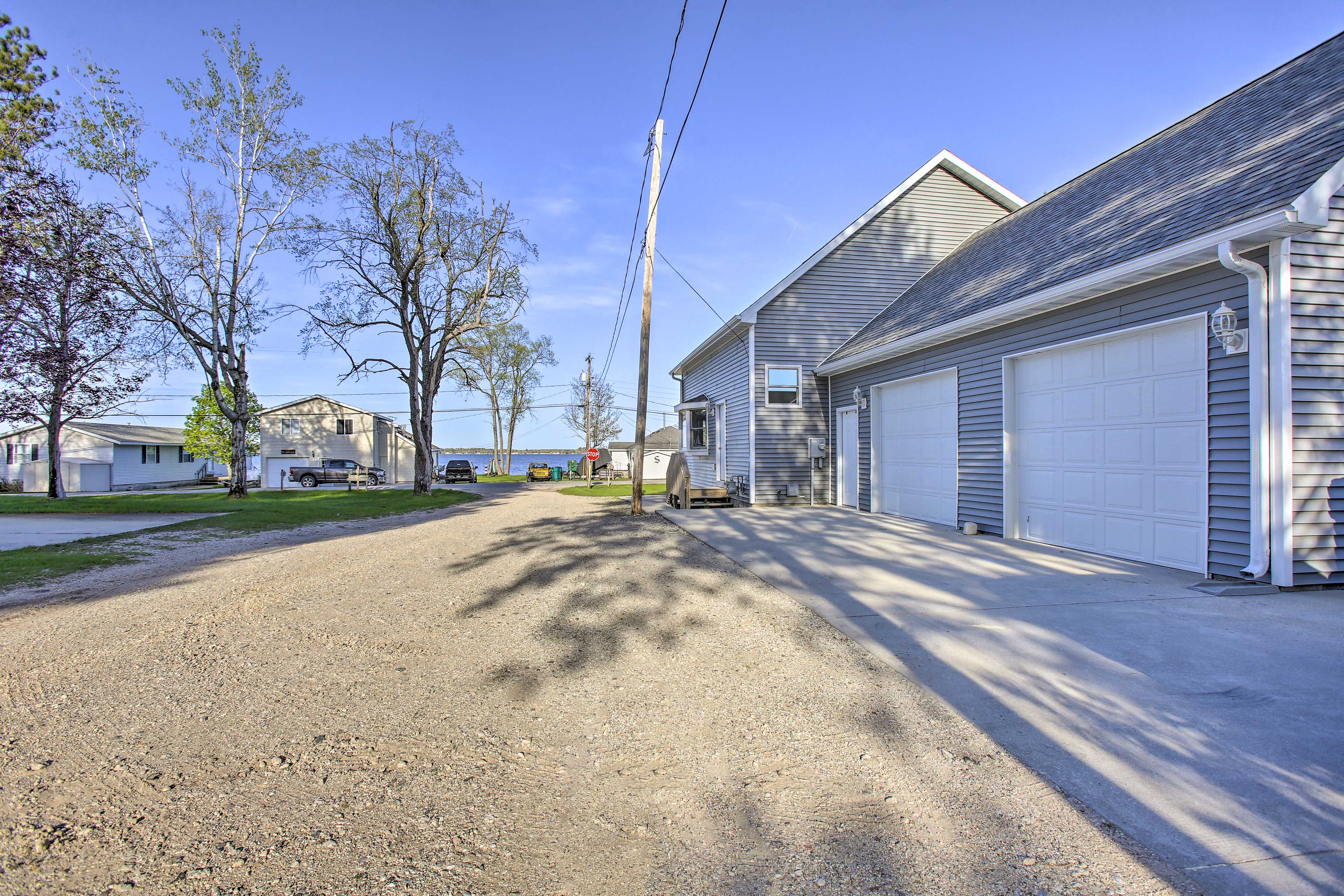 Property Exterior | Steps to Enter | View of Lake Mitchell