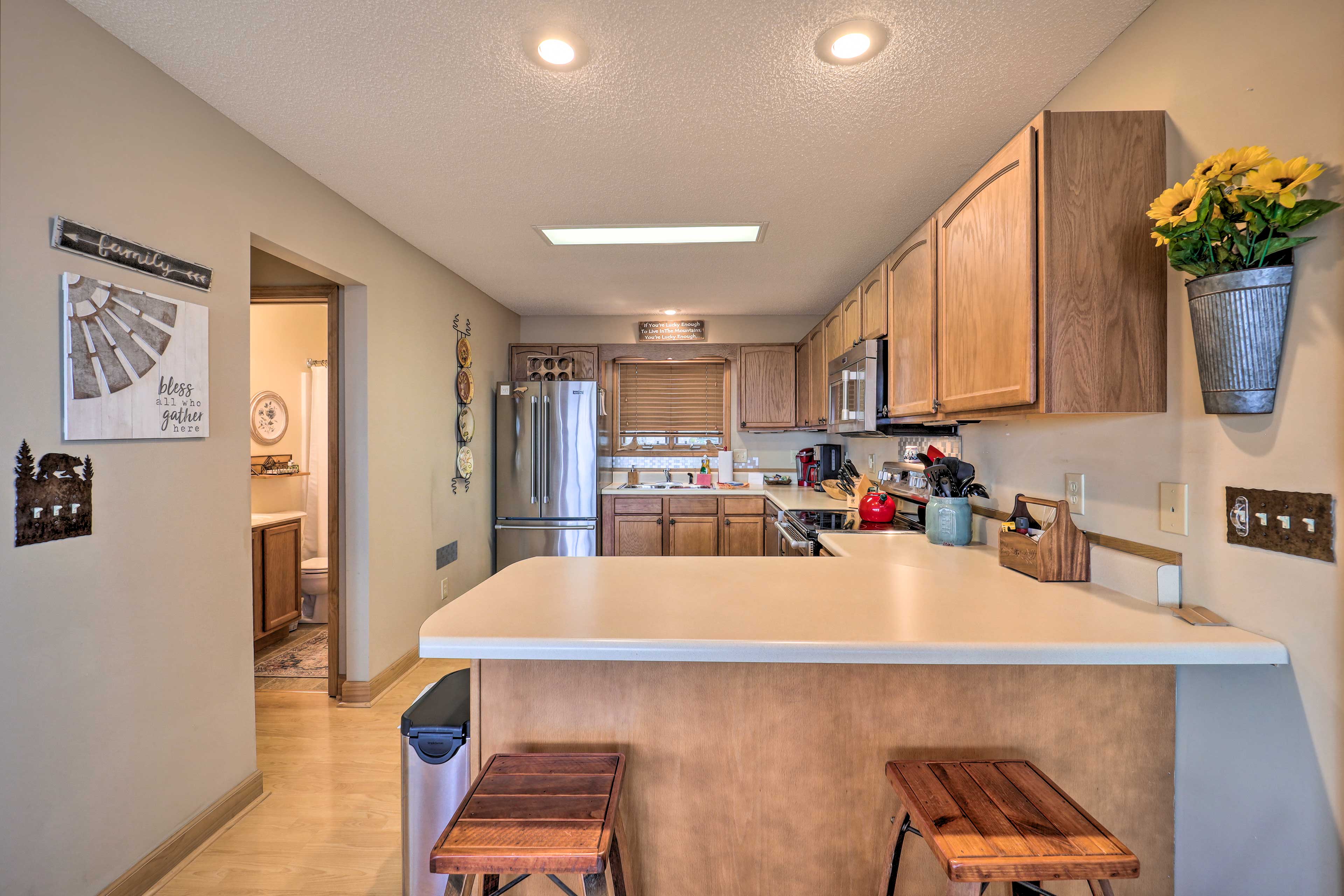 Kitchen | Breakfast Bar | Booster Seat