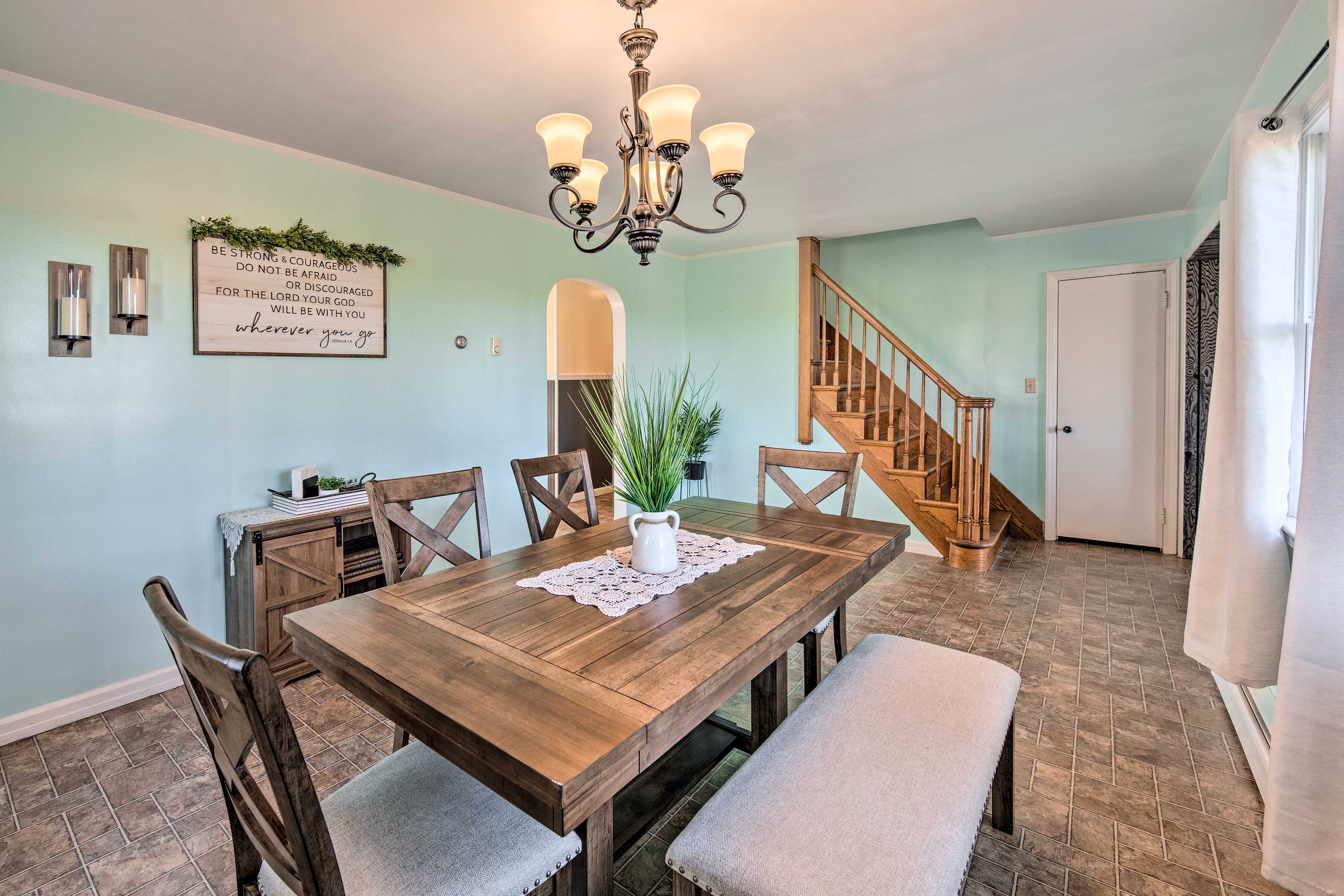 Dining Room | 2-Story Home