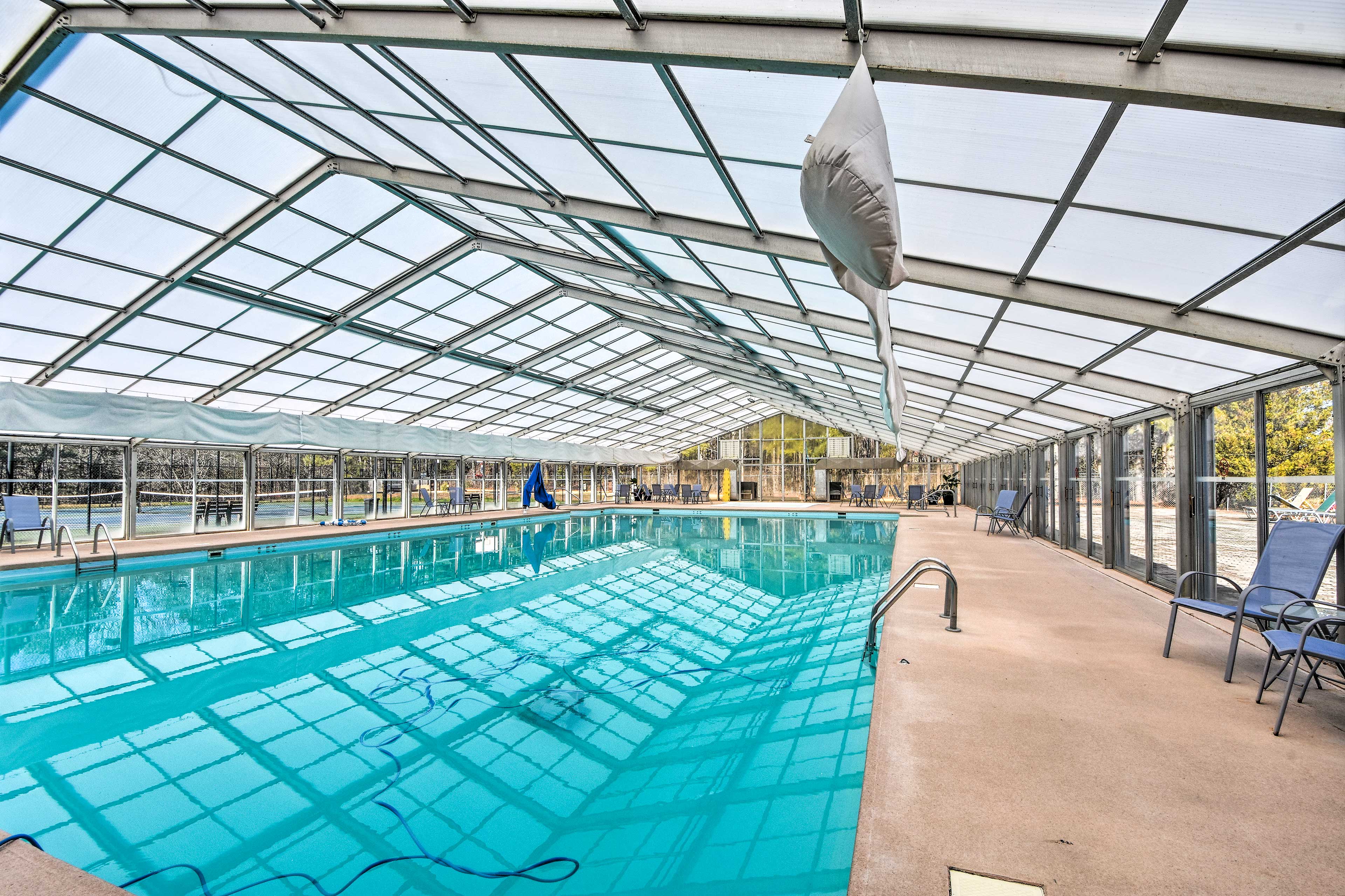 Community Amenities | Indoor & Outdoor Pools