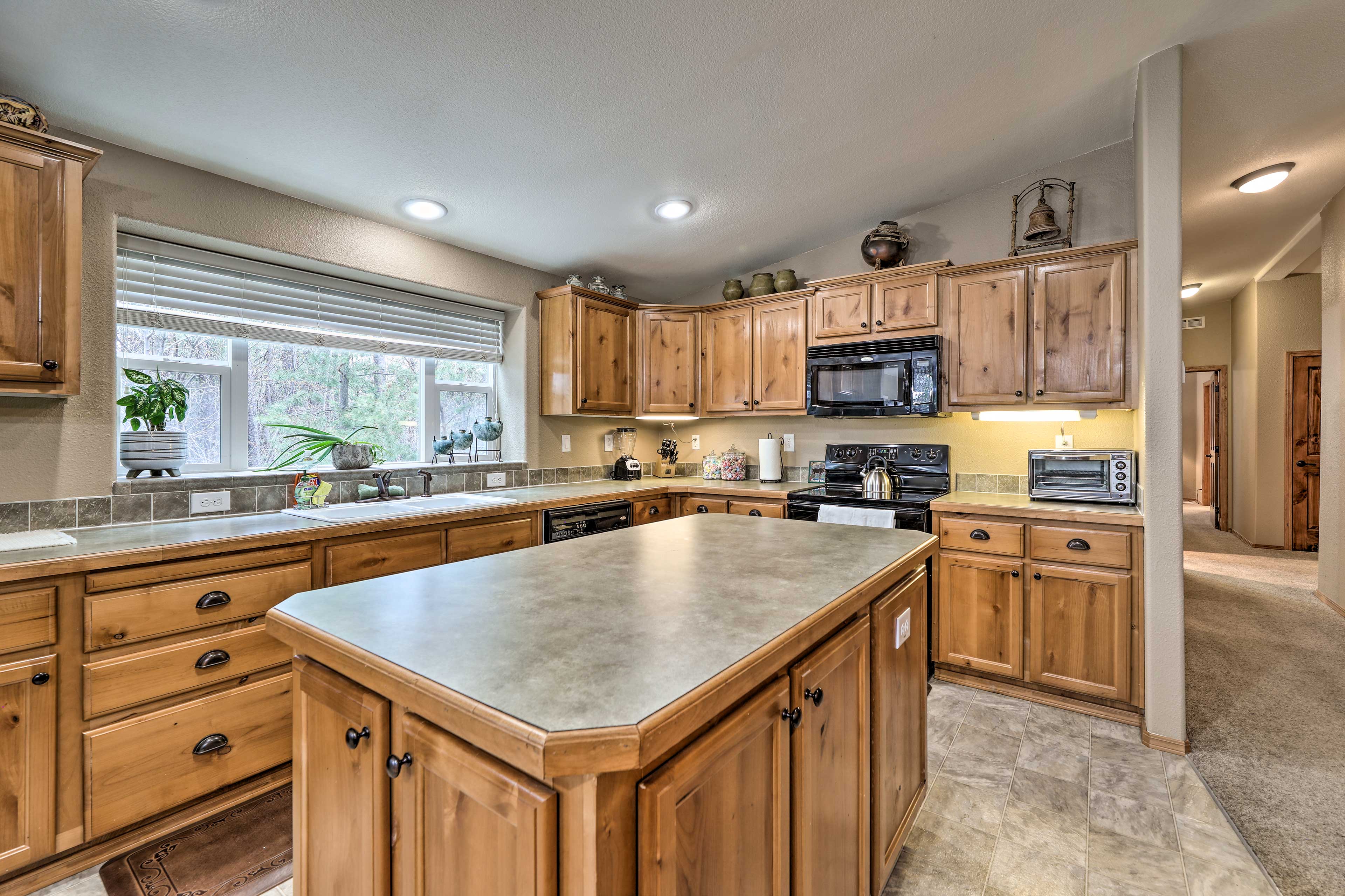 Kitchen | Main Level | Dishwasher | Coffee Maker | Toaster Oven | Crockpot