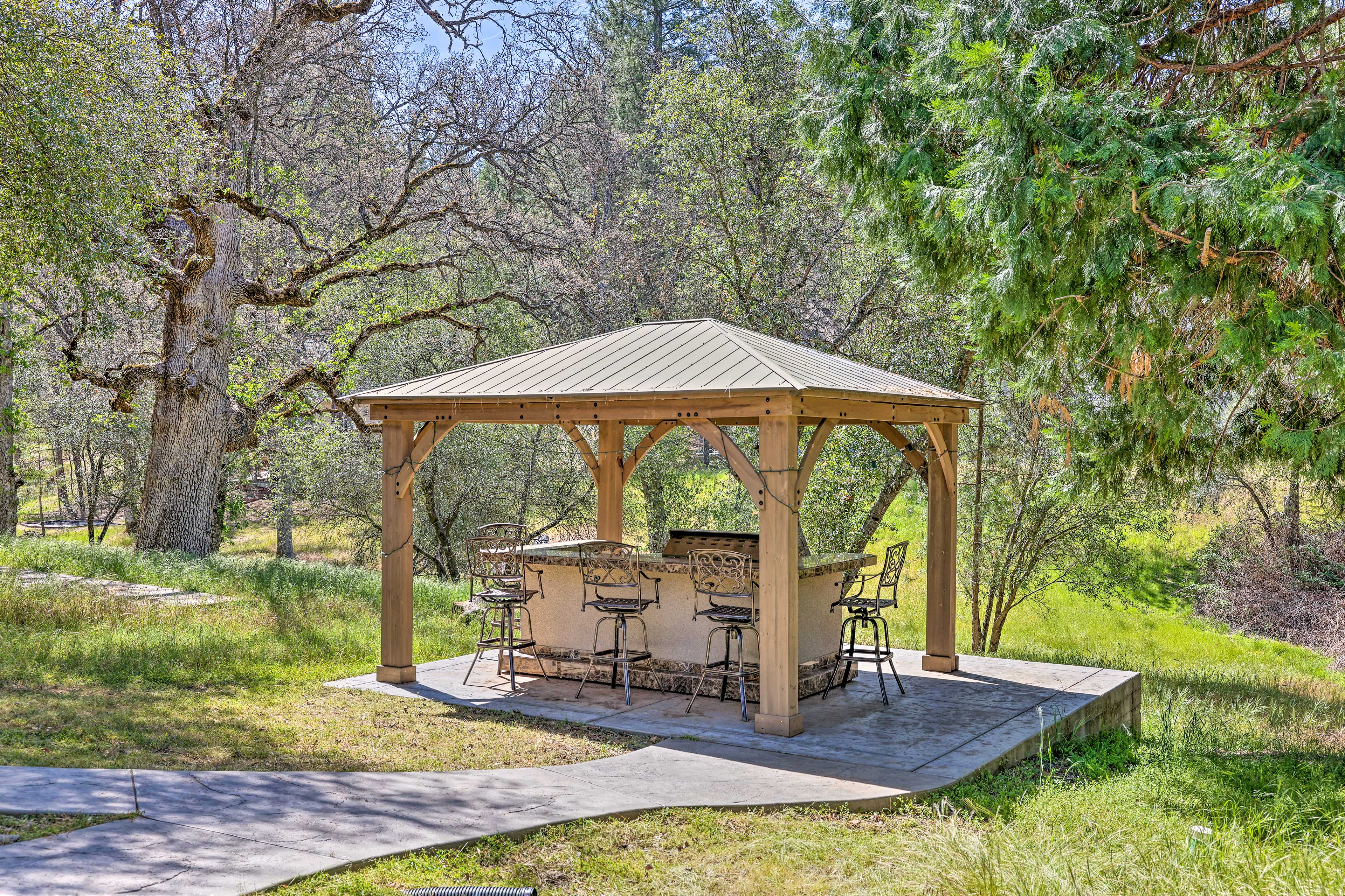 Outdoor Kitchen