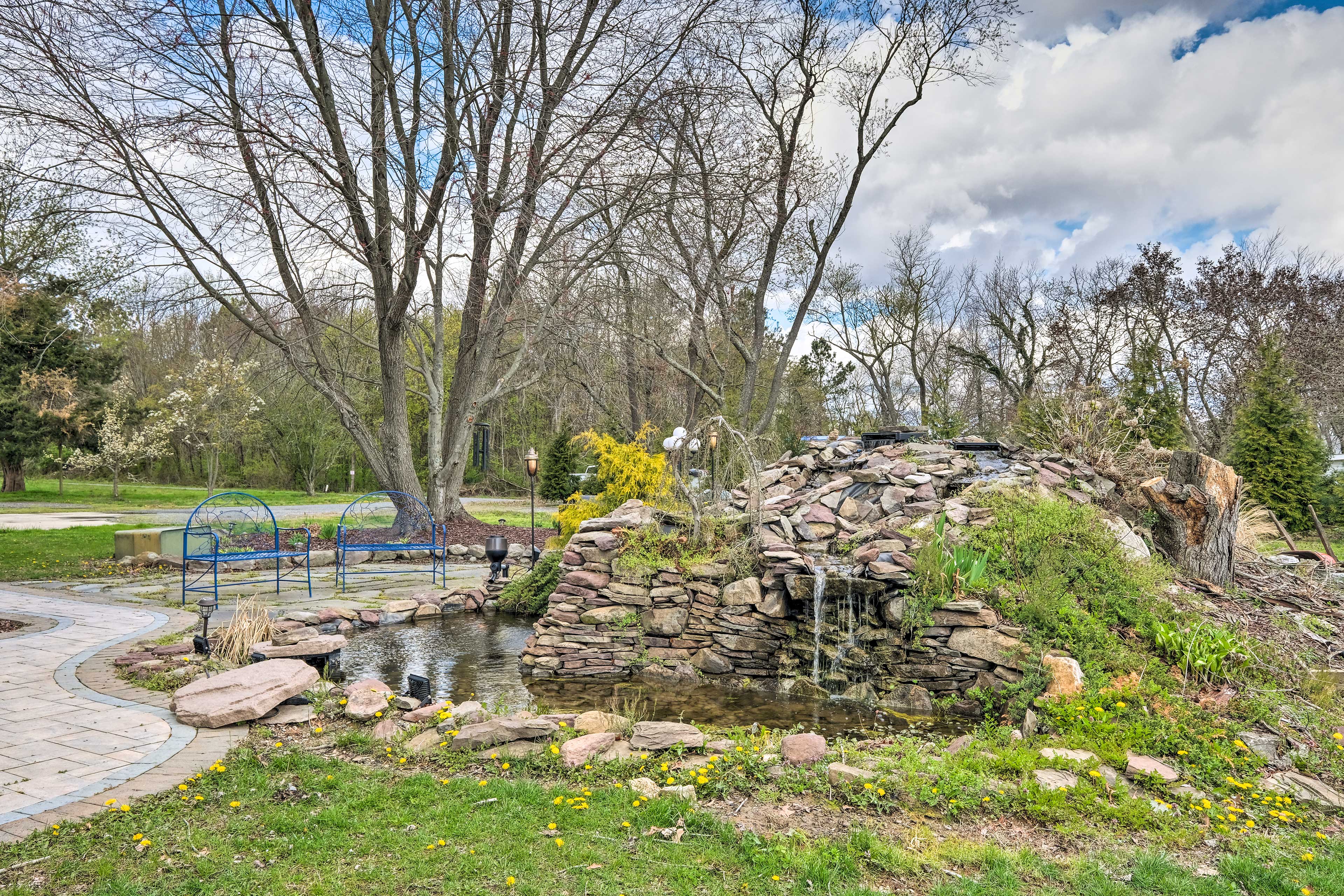 Exterior | Water Feature