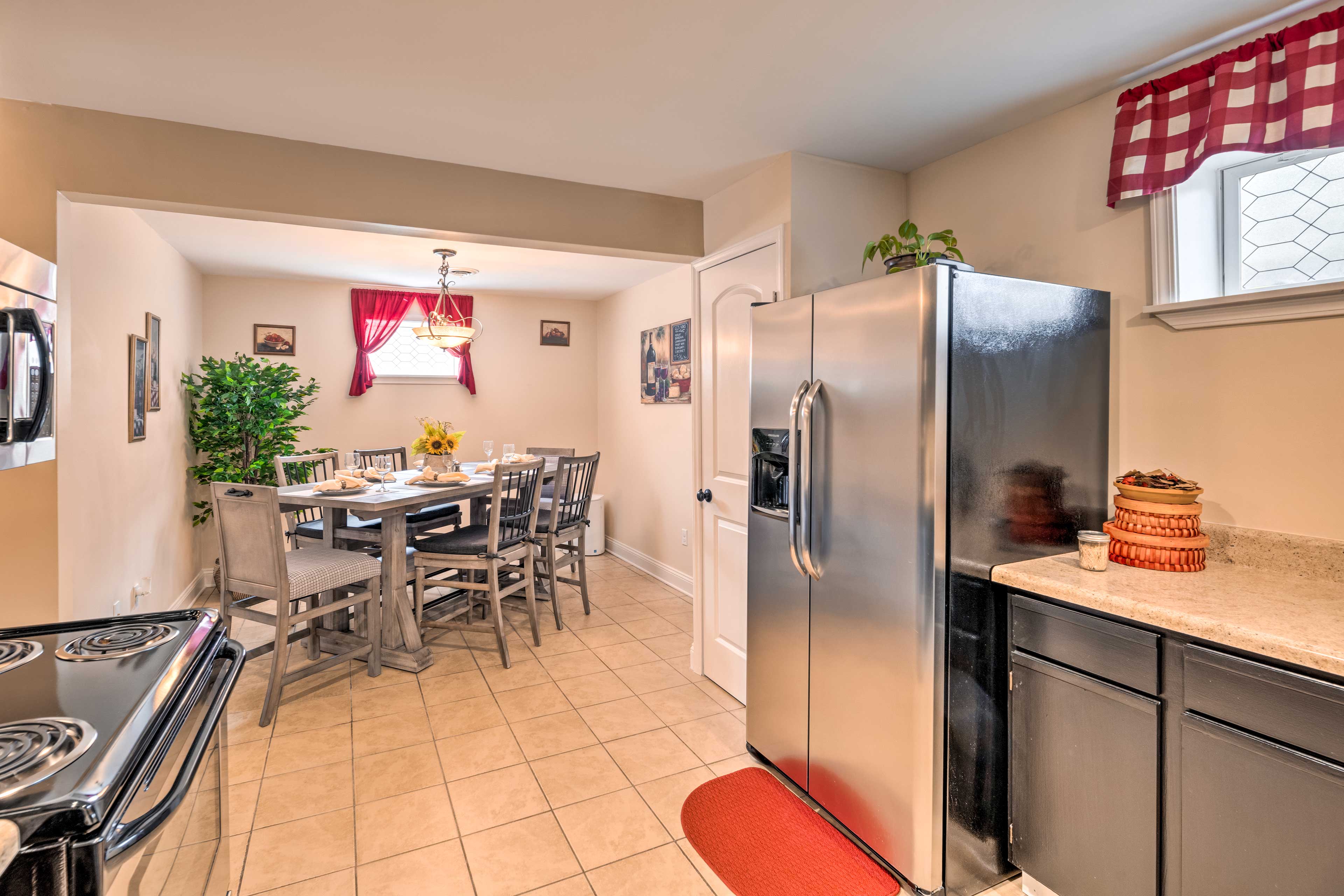 Dining Area | Kitchen