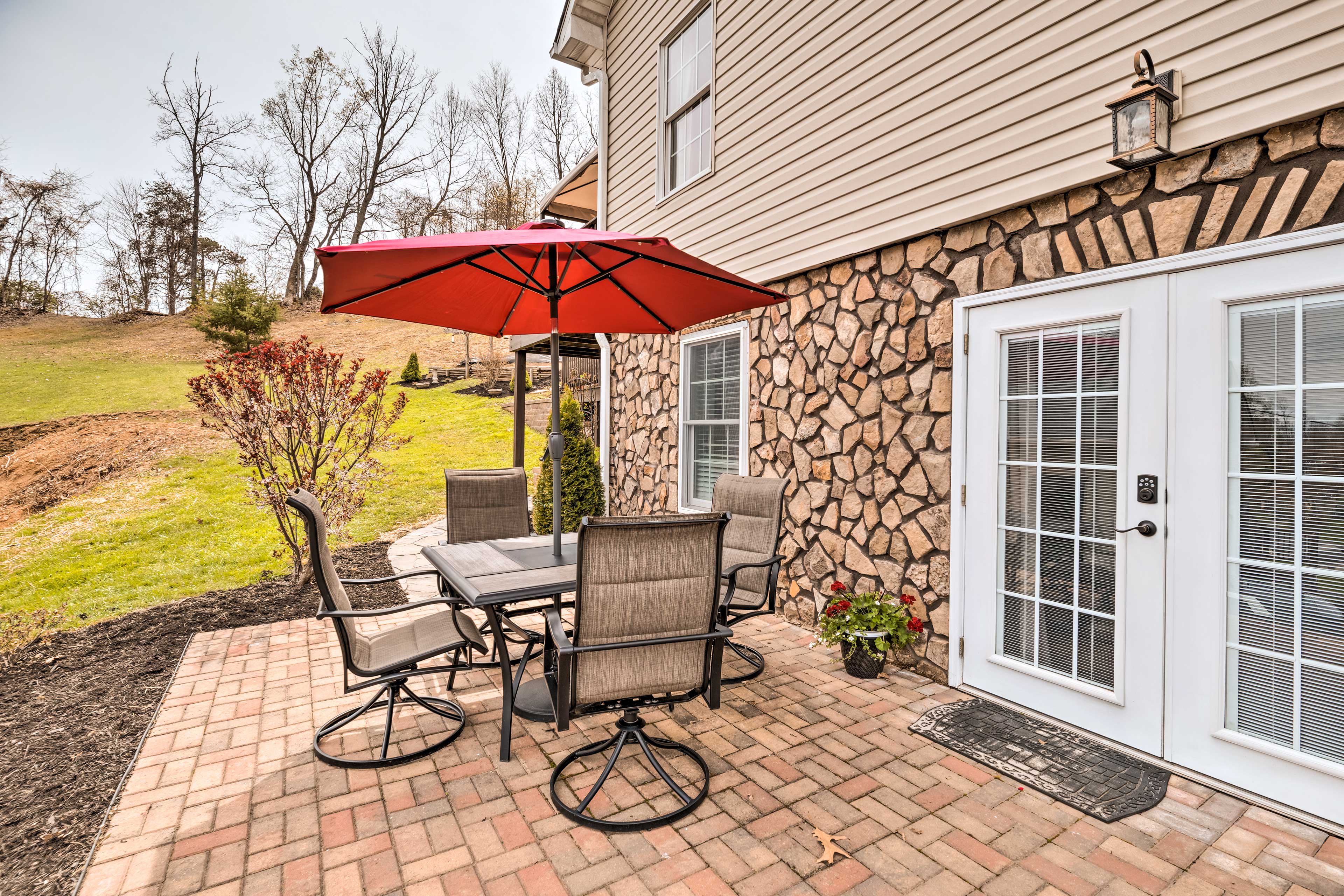 Townhome Exterior | Furnished Patio