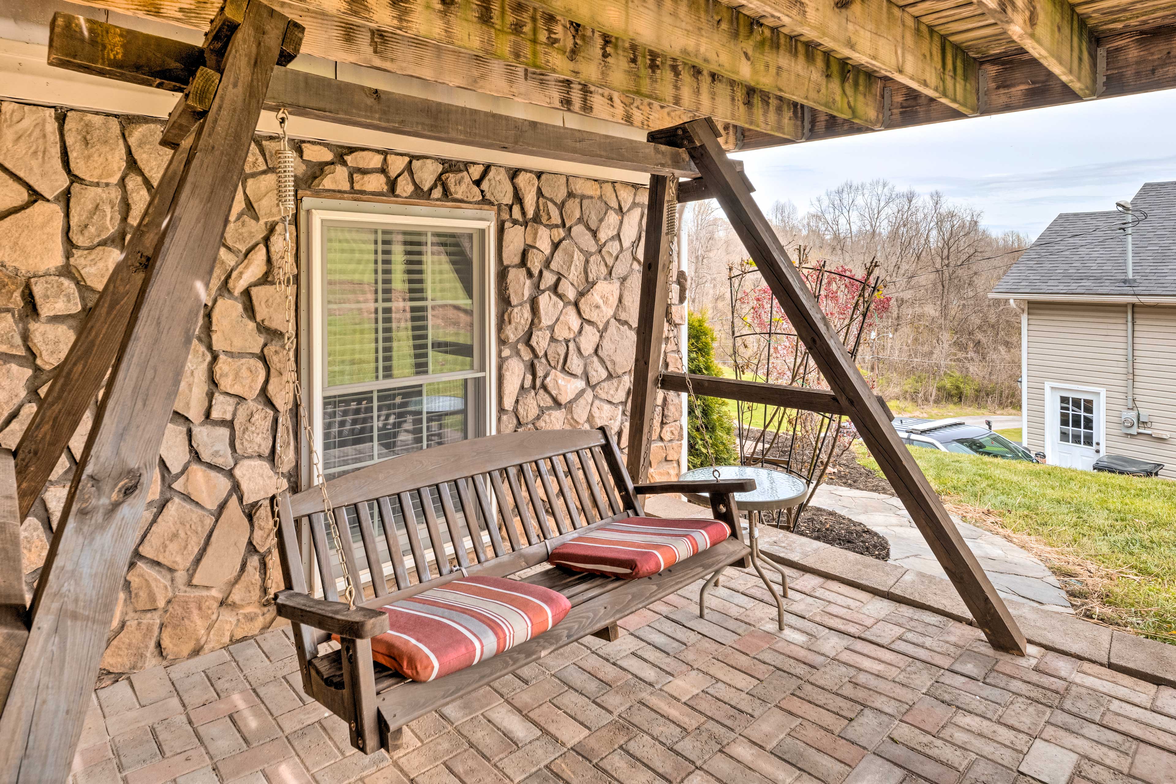 Townhome Exterior | Bench Swing