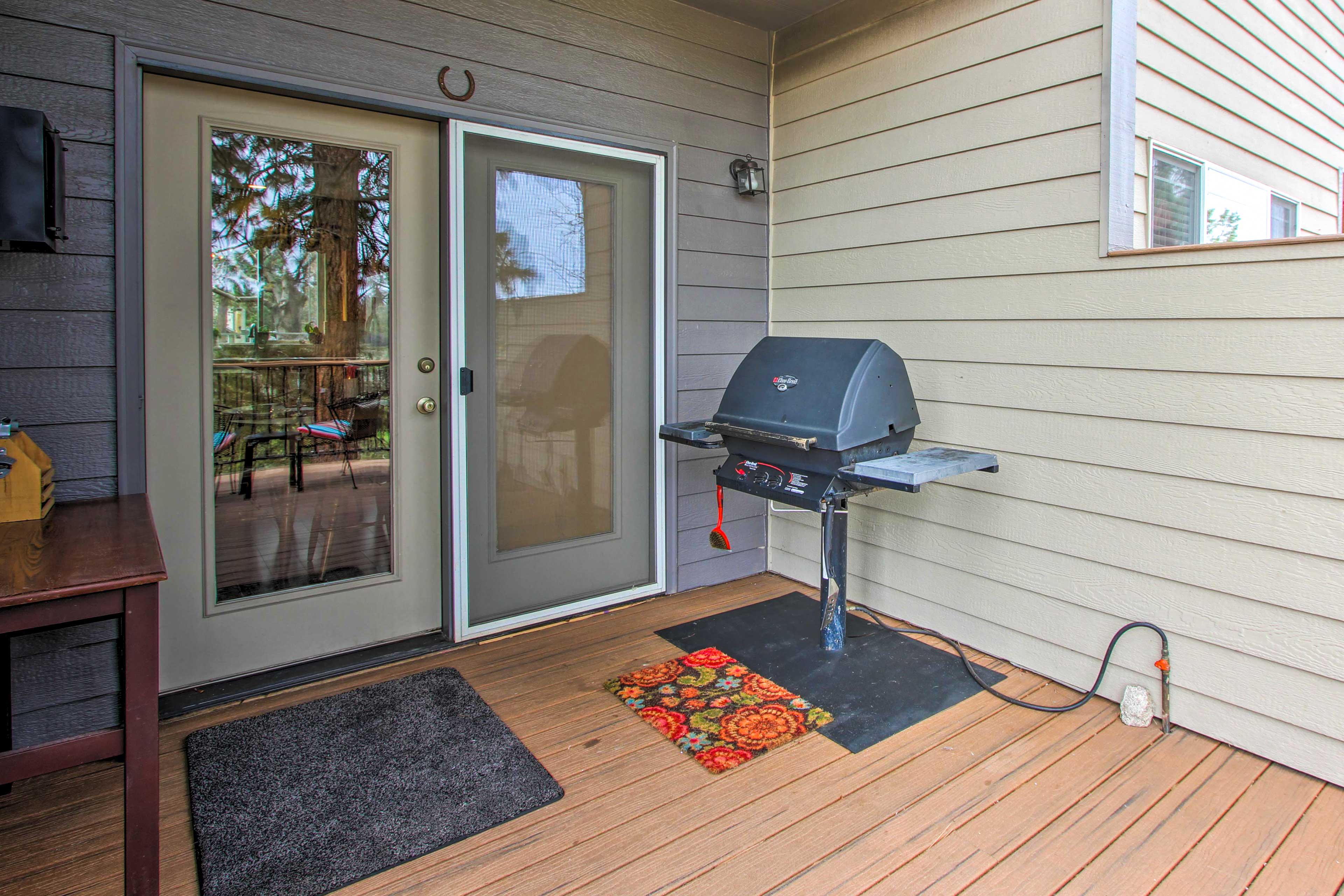 Townhome Exterior | Balcony w/ Gas Grill