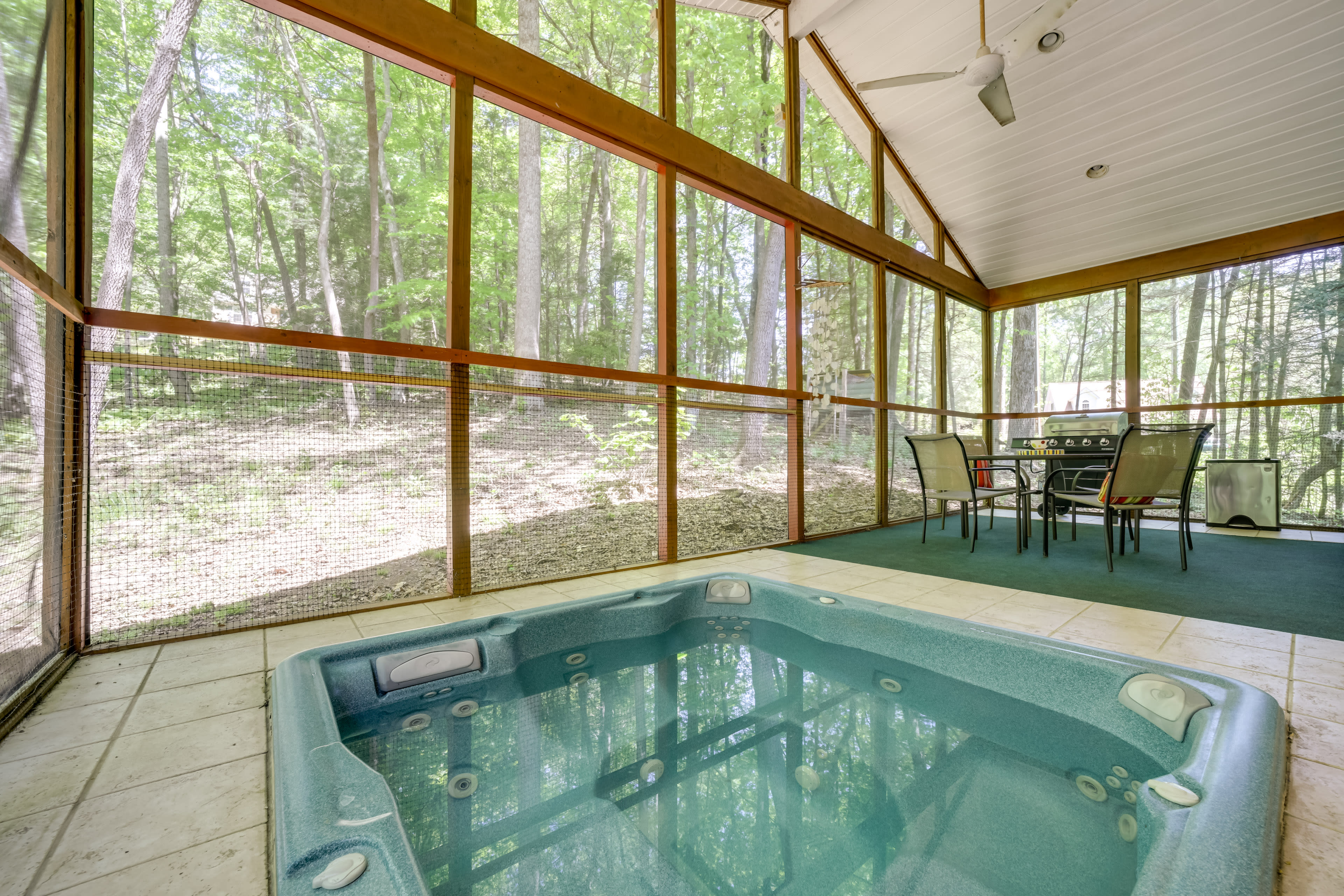 Screened Patio | Private Hot Tub