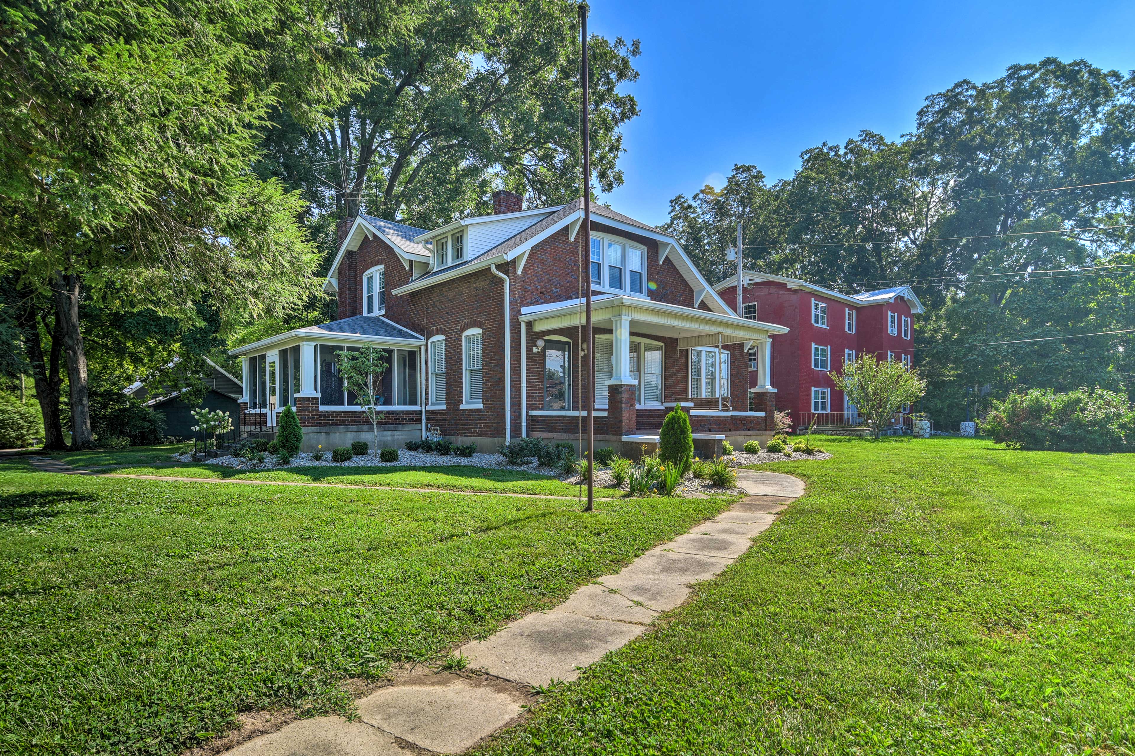 Front Walkway | Keyless Entry