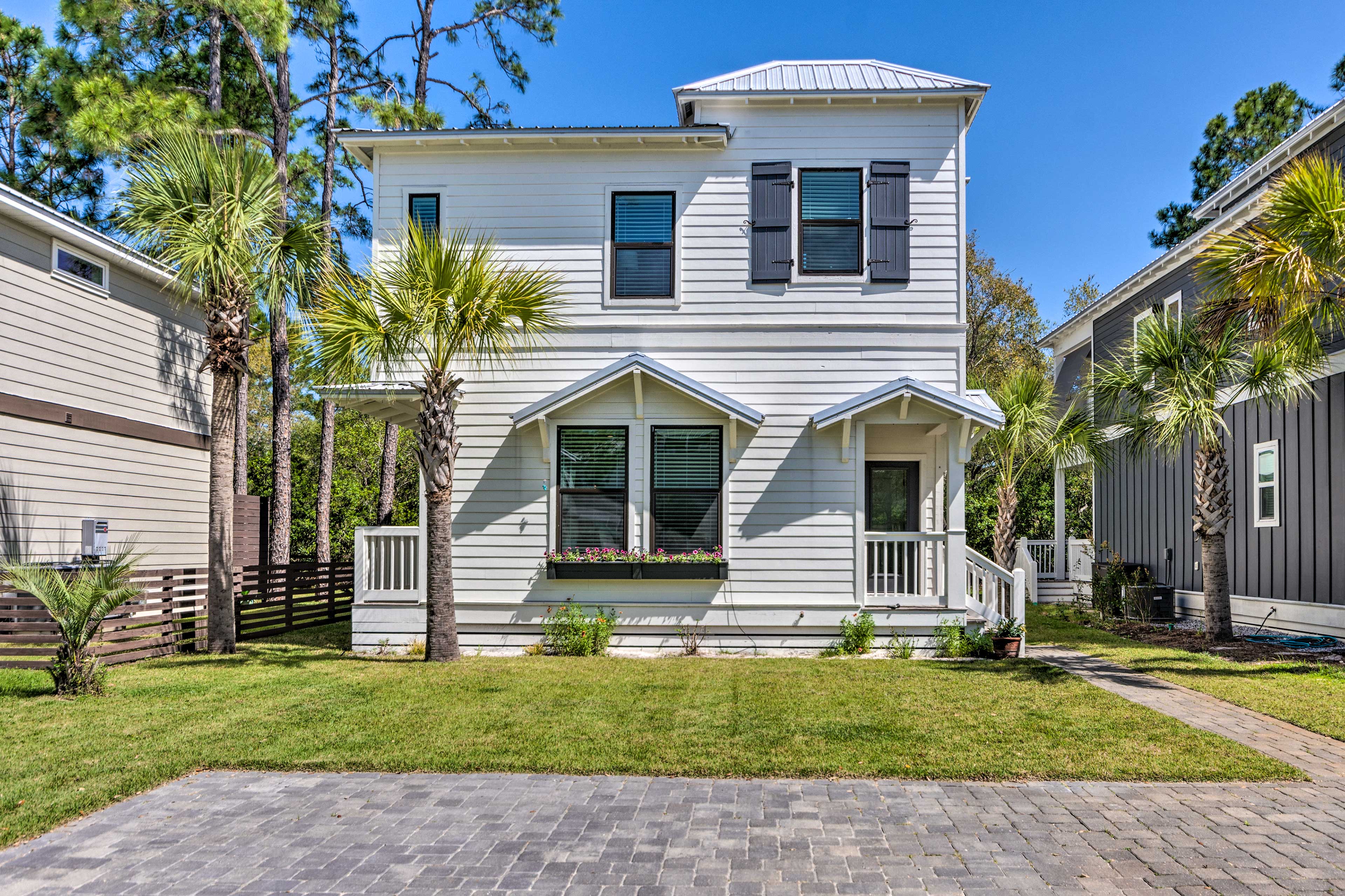 House Exterior | 2-Story Home