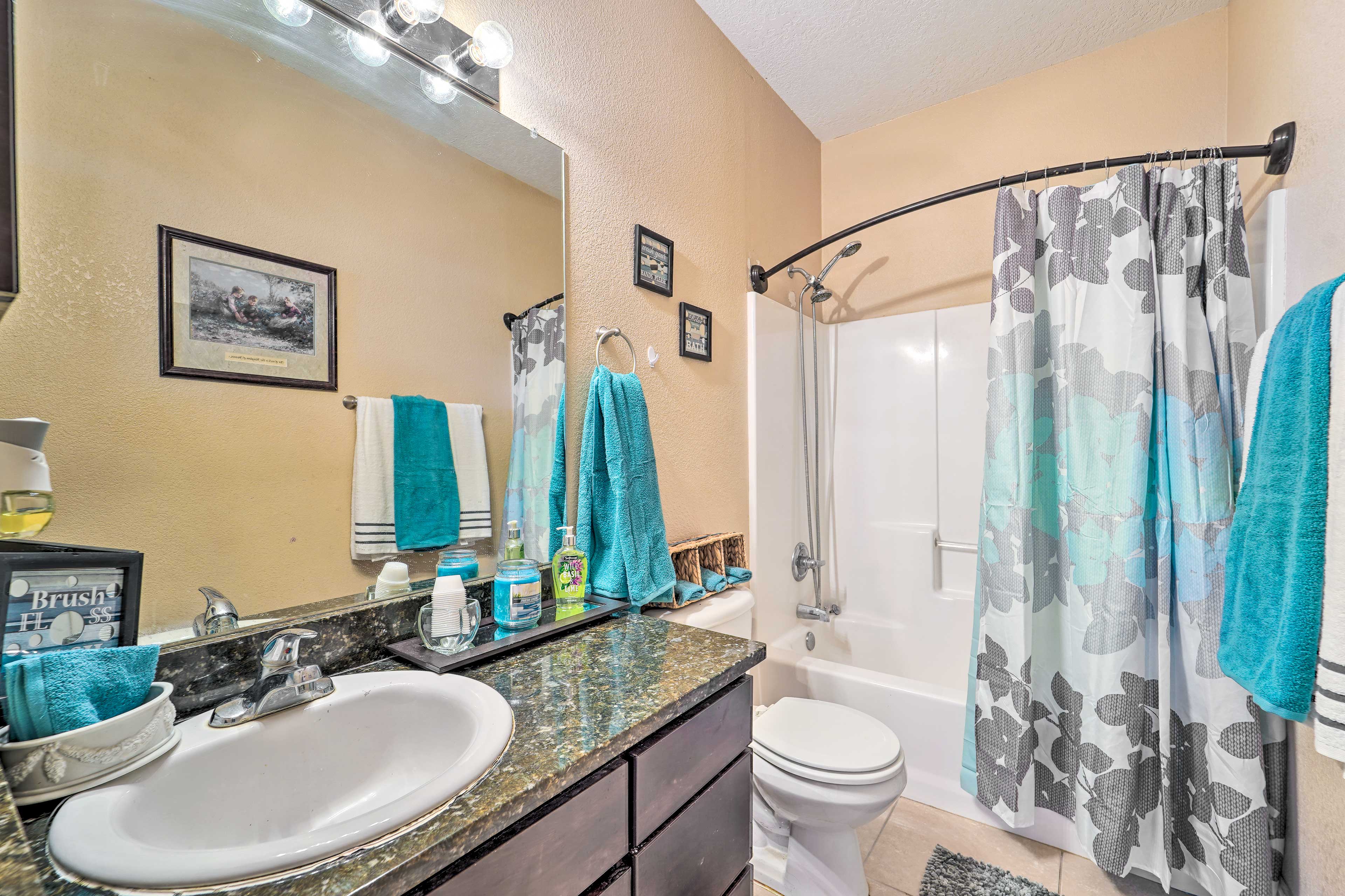 Full Bathroom | Access via Bedroom 1 | Towels Provided | Hair Dryer