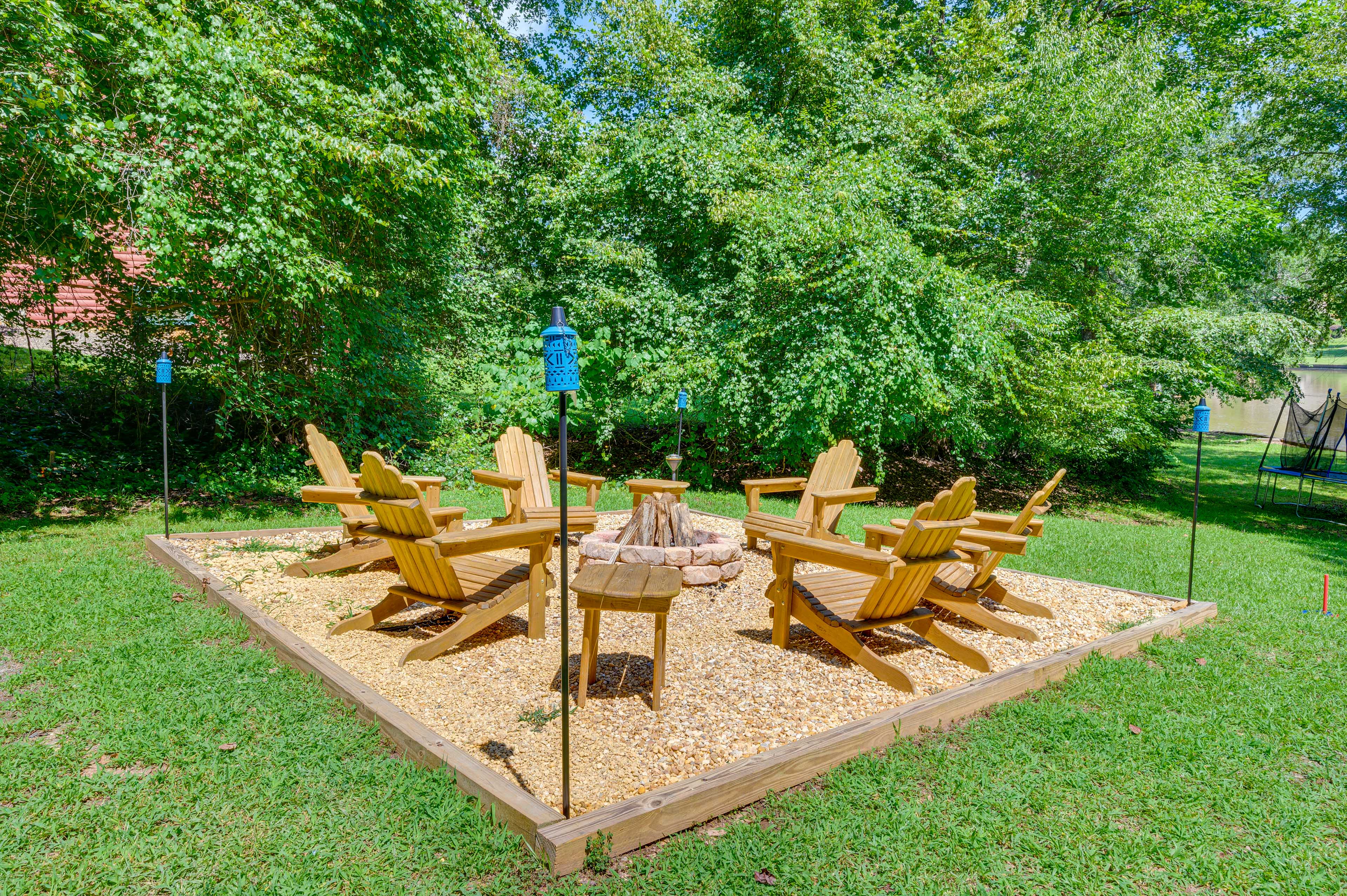 Backyard | Fire Pit (Wood Provided) | Trampoline & Swings | Hammock