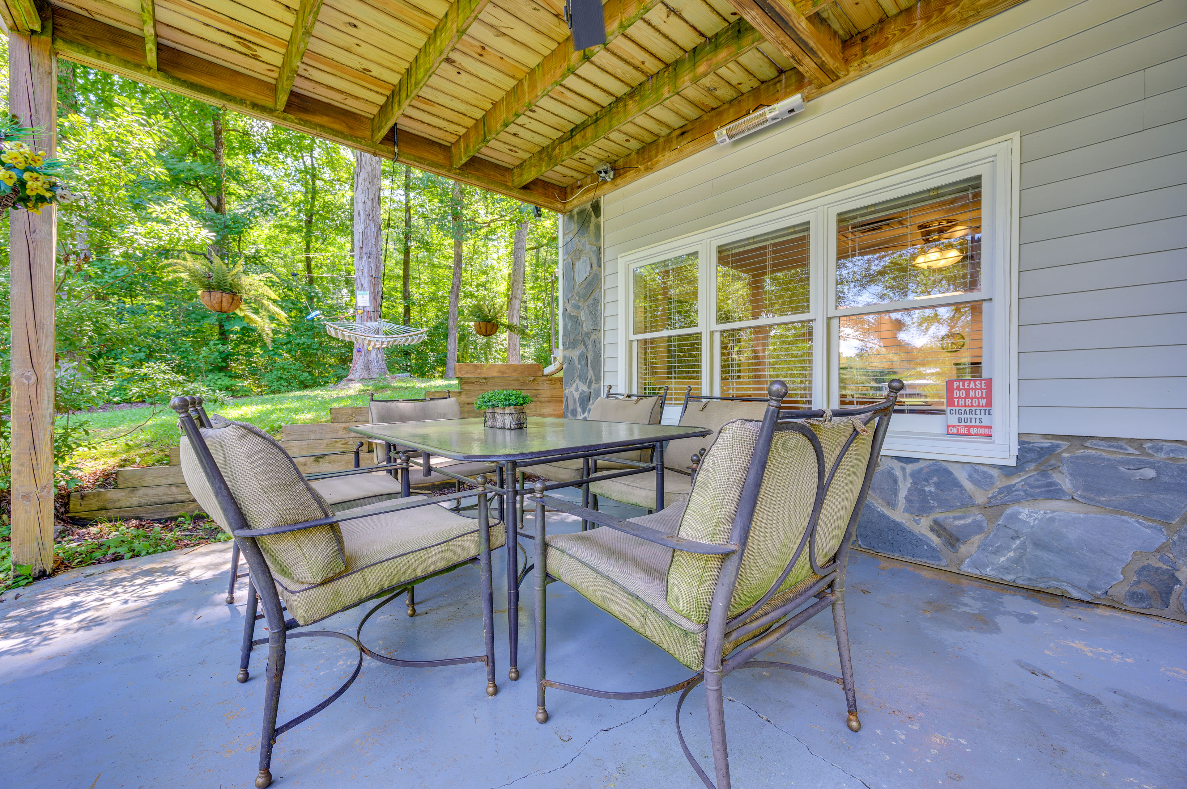 Covered Patio | Outdoor Dining | Gas Grill
