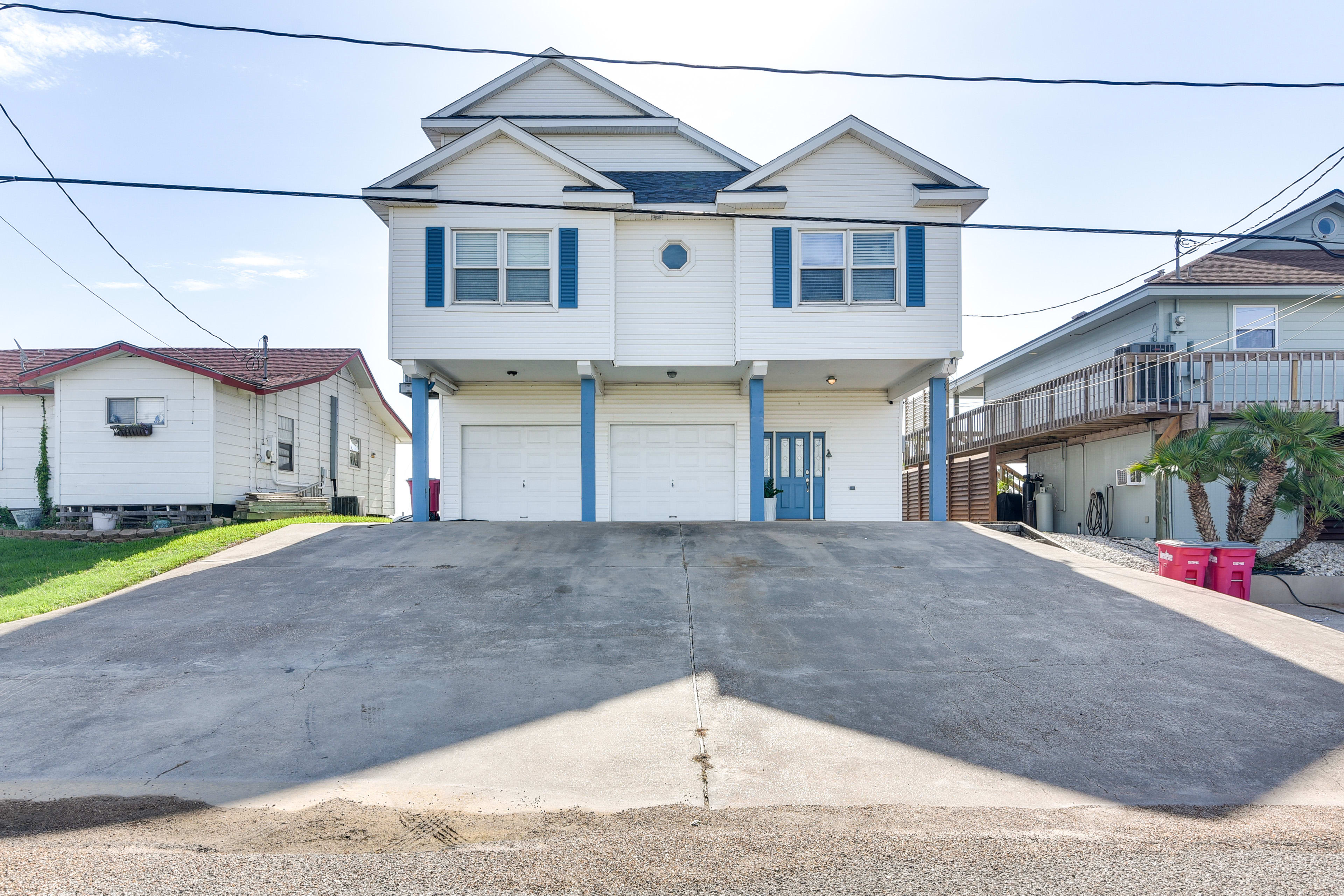 Parking | Garage (1 Vehicle) | Driveway (3 Vehicles)