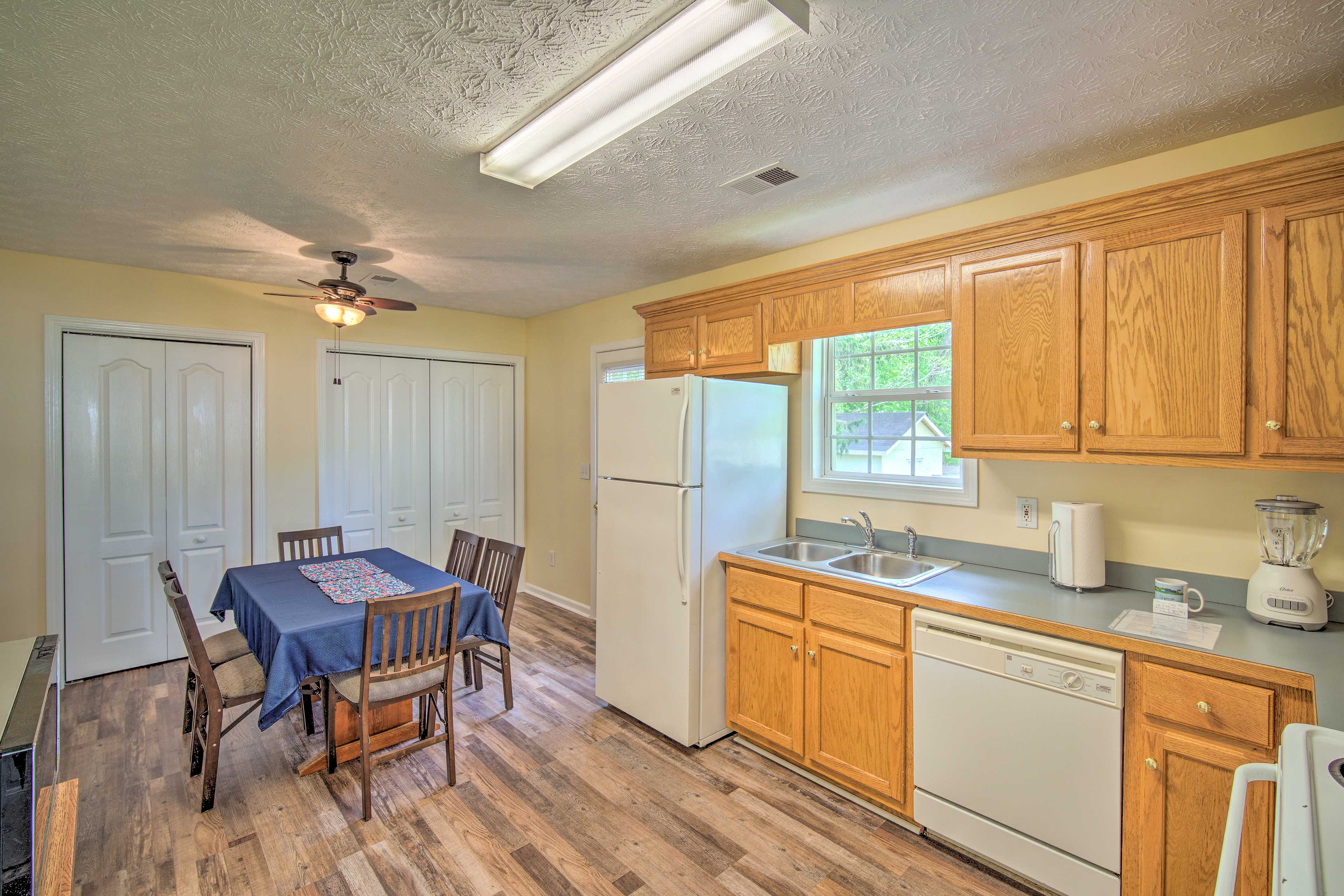 Dining Area | Fully Equipped Kitchen